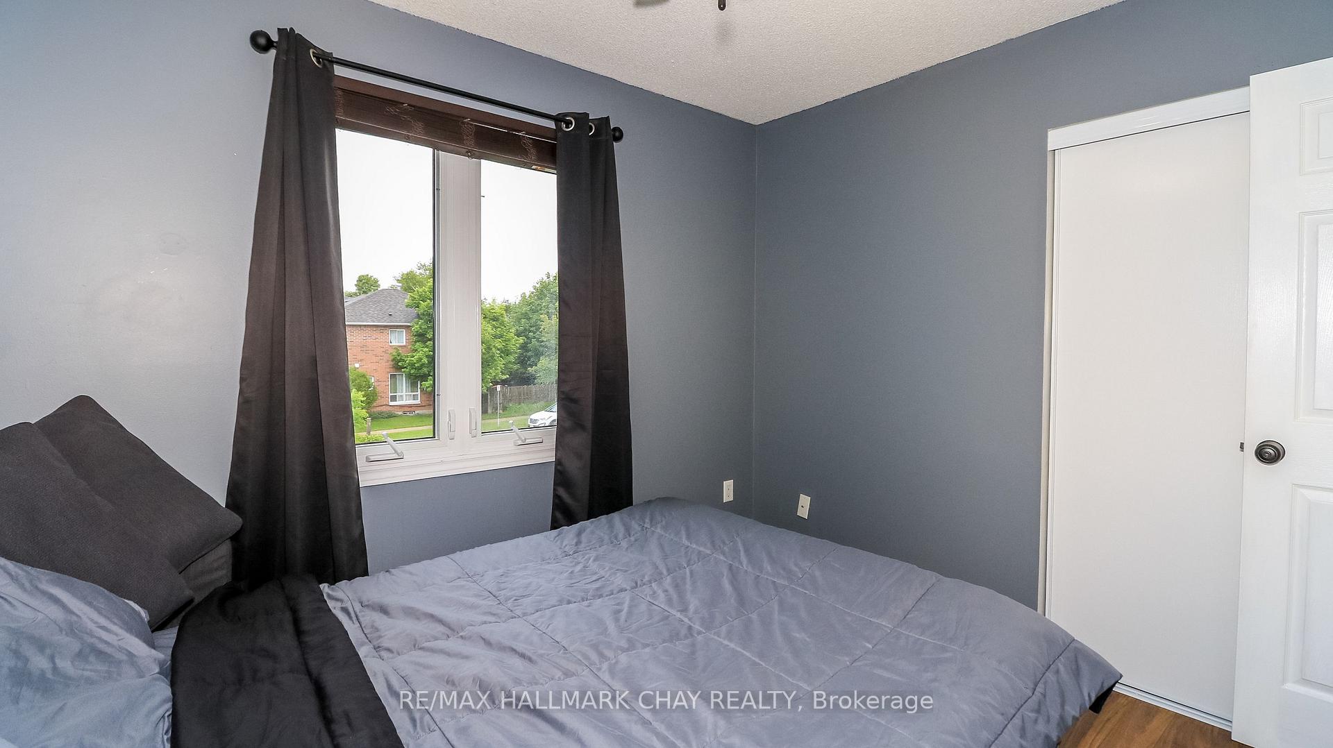 Photo 31 of 182 Kozlov Street, Barrie, West Bayfield — HOMEH