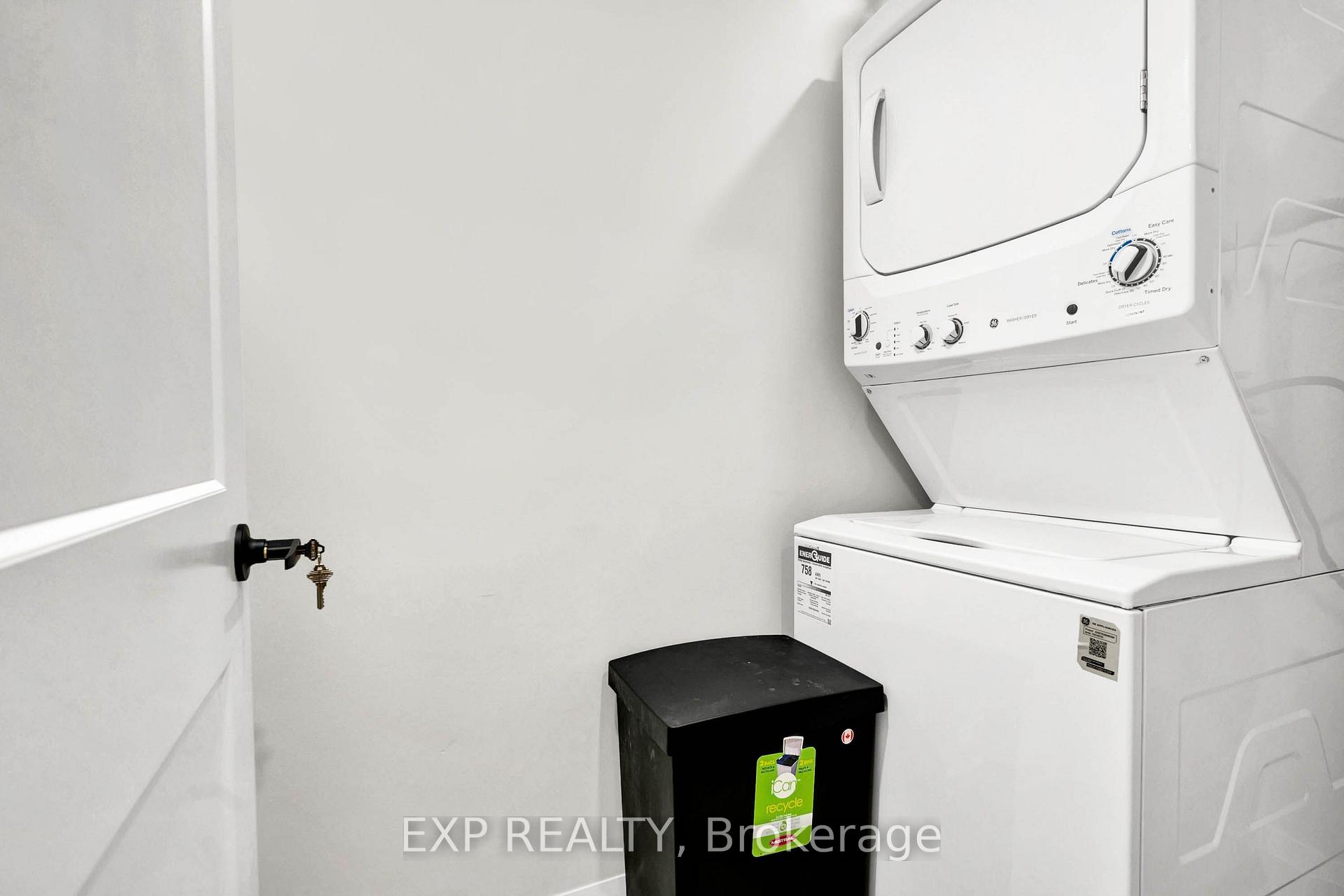 Photo 16 of Unit Unit B, 448 Dougall Avenue, Caledon, Rural Caledon — HOMEH