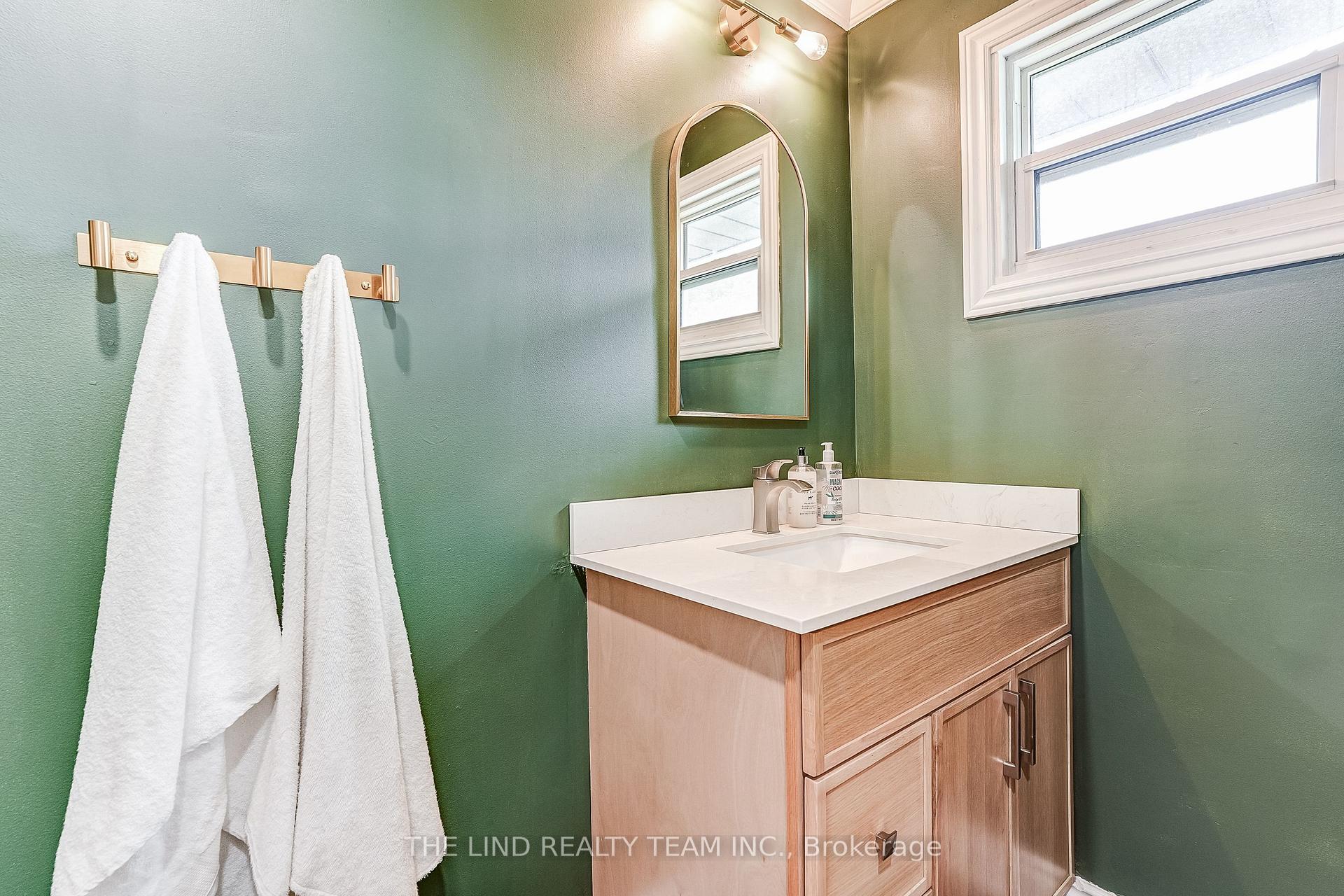 Photo 23 of 19505 Bathurst Street, East Gwillimbury, Rural East Gwillimbury — HOMEH