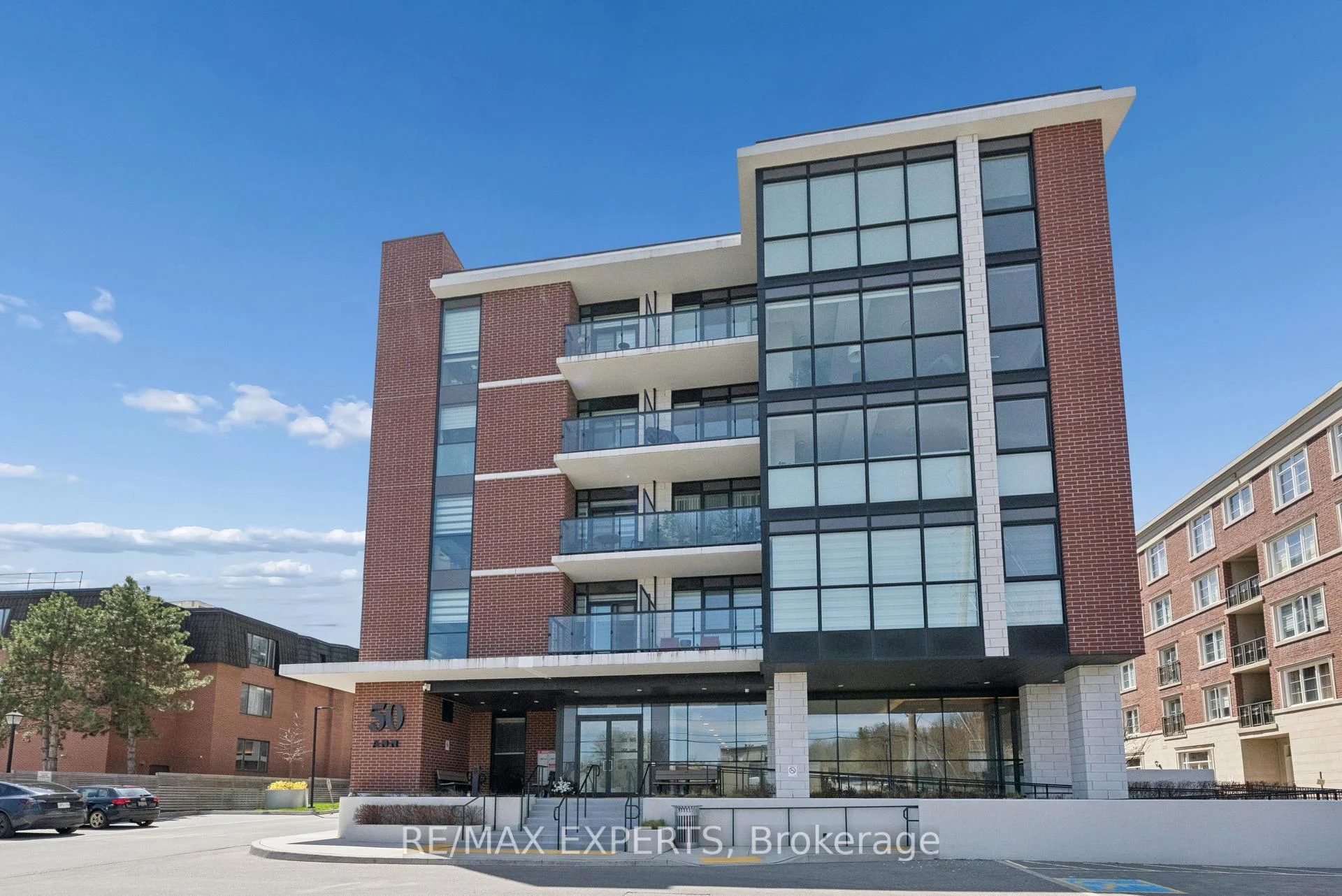 Photo 4 of Unit 515, 50 Ann Street, Caledon, Bolton West — HOMEH