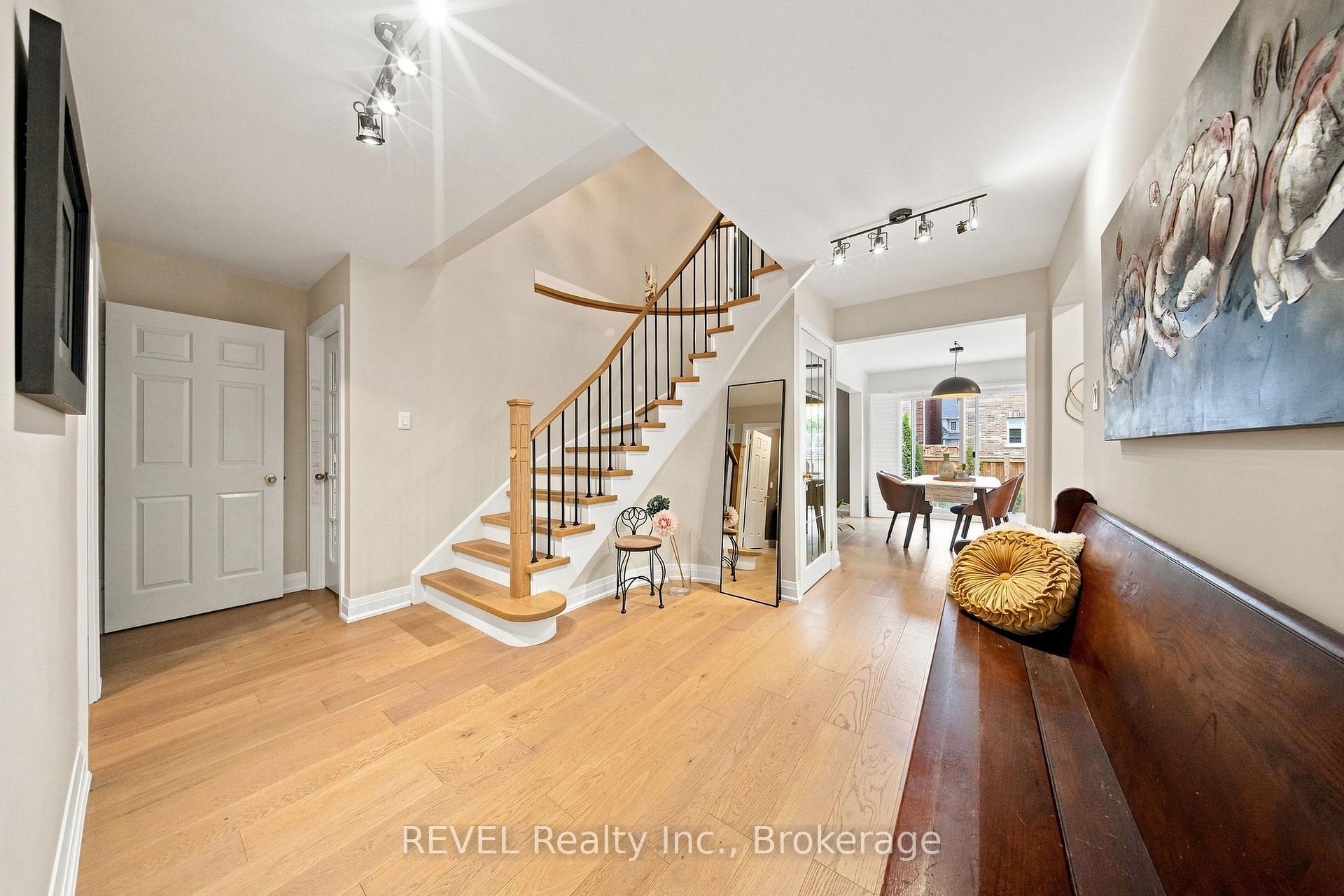 Photo 4 of 28 Falstaff Crescent, Whitby, Rolling Acres — HOMEH