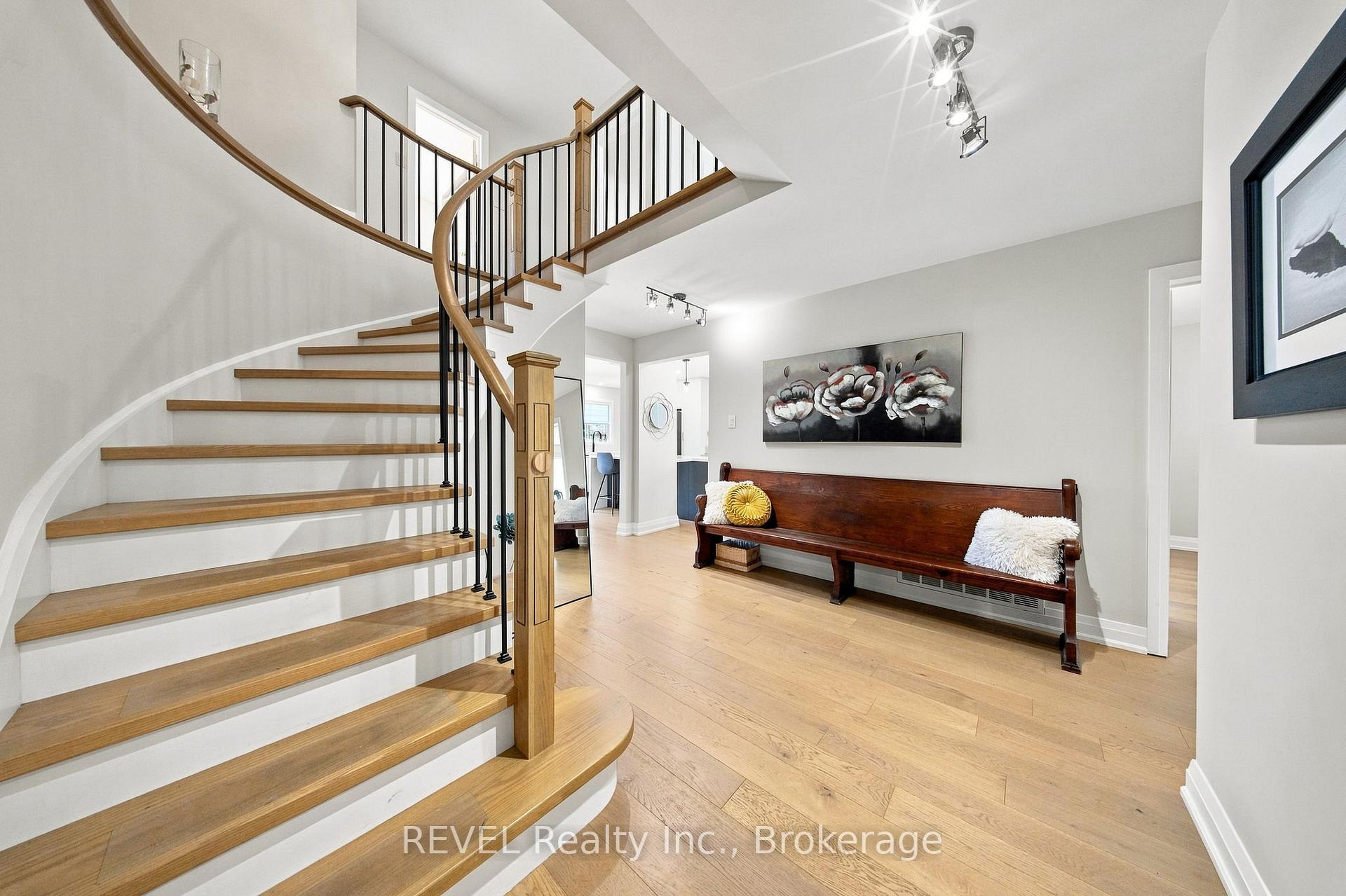 Photo 5 of 28 Falstaff Crescent, Whitby, Rolling Acres — HOMEH