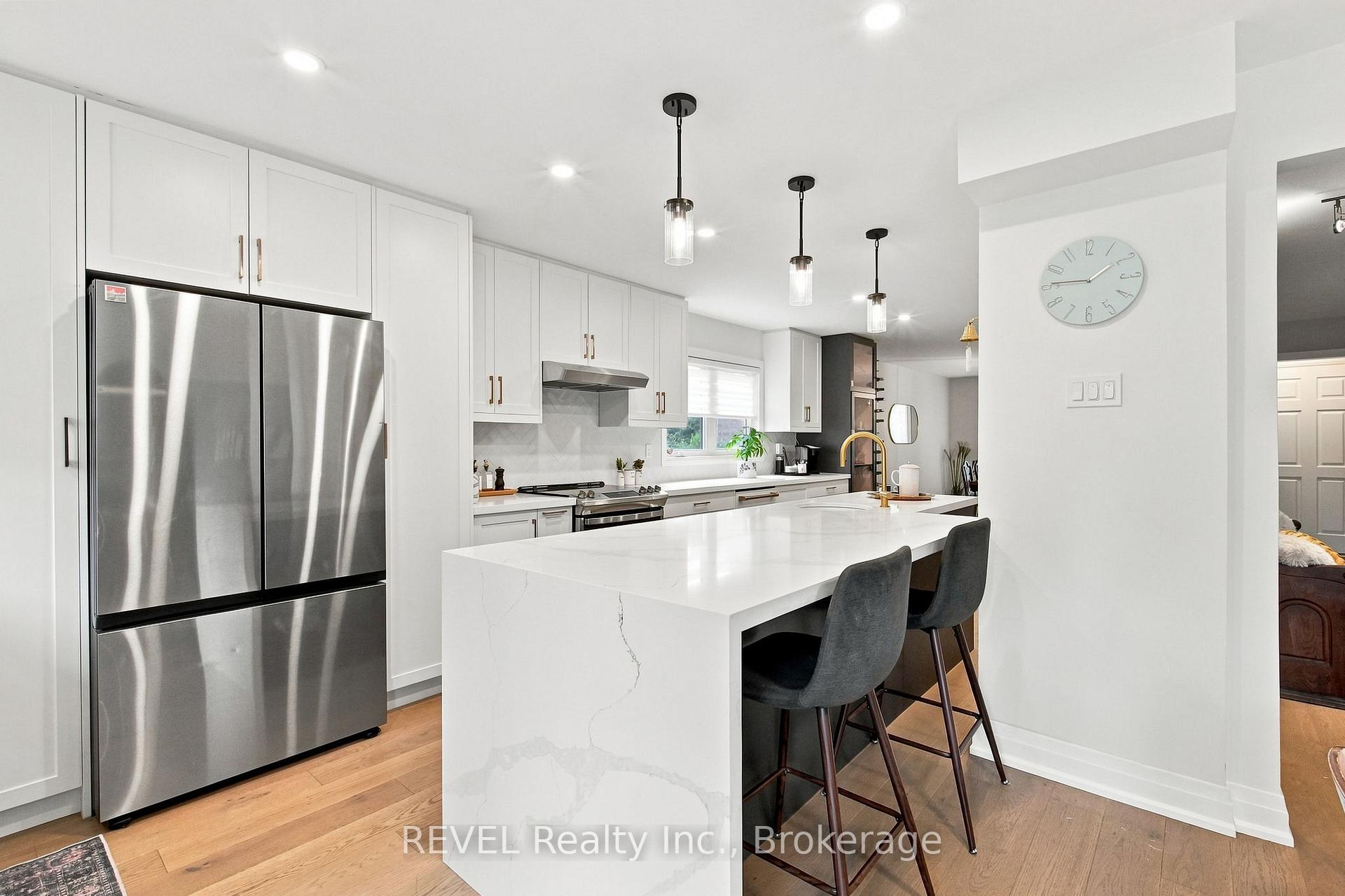 Photo 11 of 28 Falstaff Crescent, Whitby, Rolling Acres — HOMEH