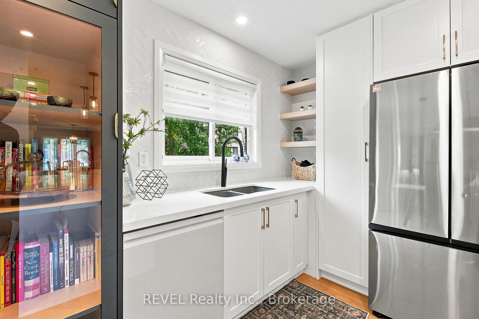 Photo 12 of 28 Falstaff Crescent, Whitby, Rolling Acres — HOMEH