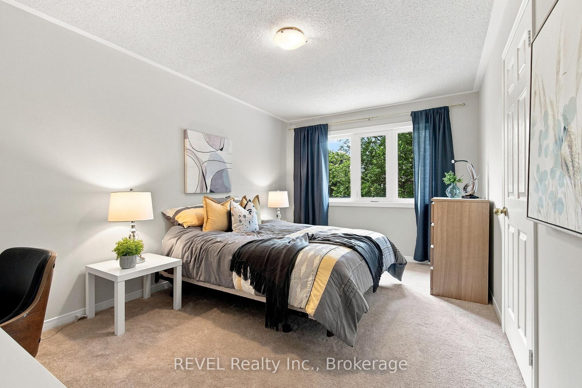Photo 23 of 28 Falstaff Crescent, Whitby, Rolling Acres — HOMEH
