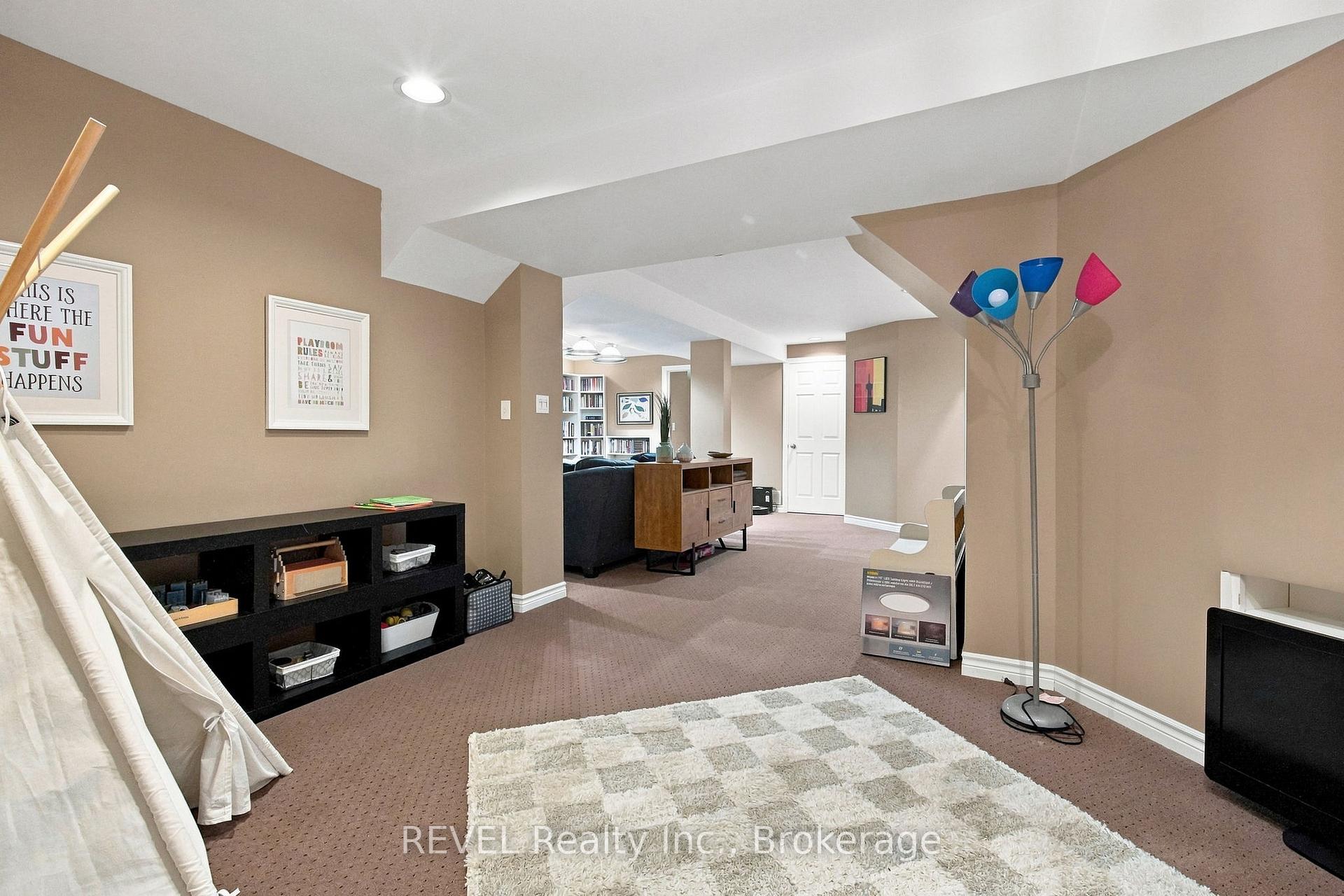 Photo 31 of 28 Falstaff Crescent, Whitby, Rolling Acres — HOMEH