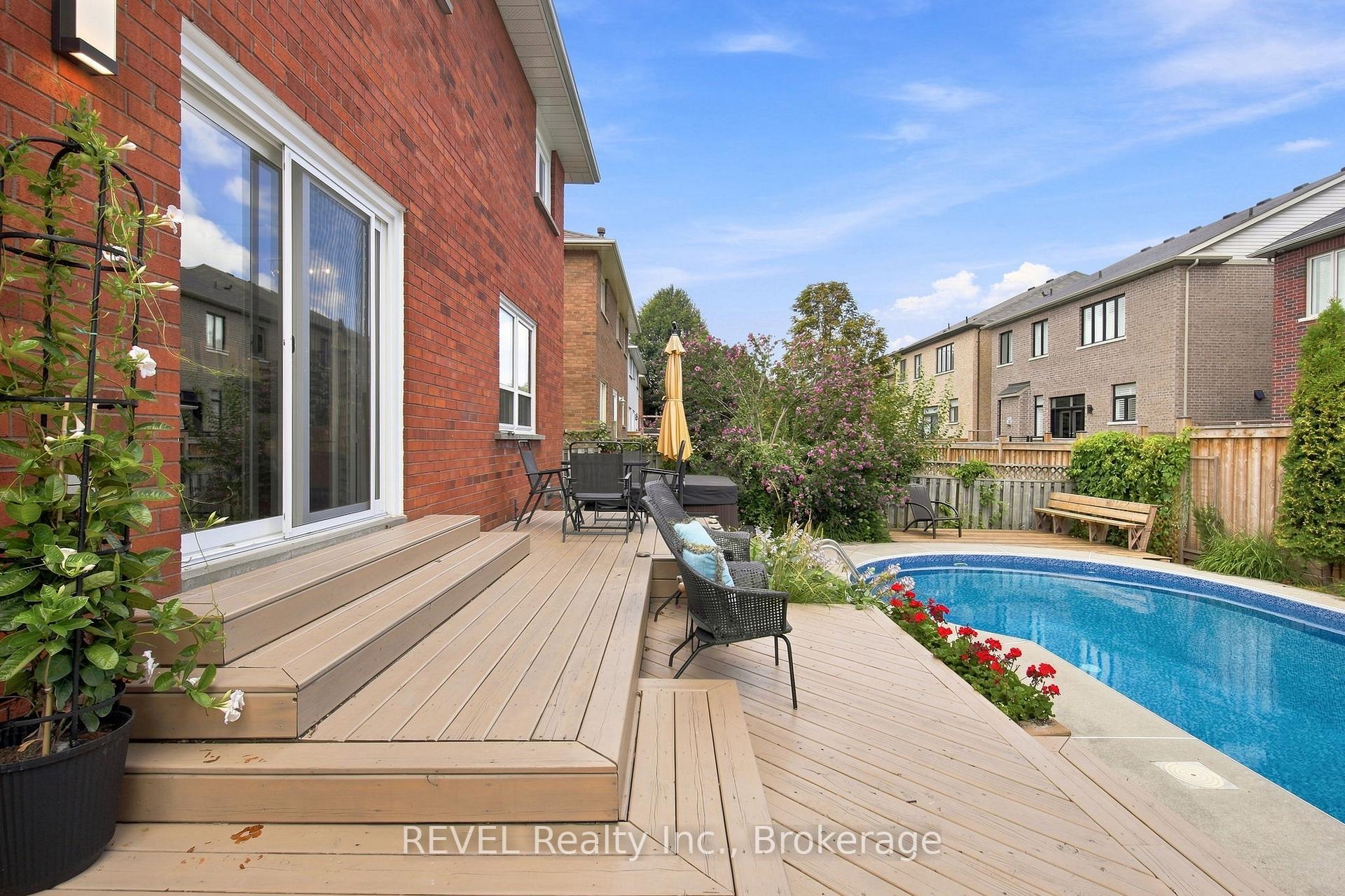 Photo 43 of 28 Falstaff Crescent, Whitby, Rolling Acres — HOMEH