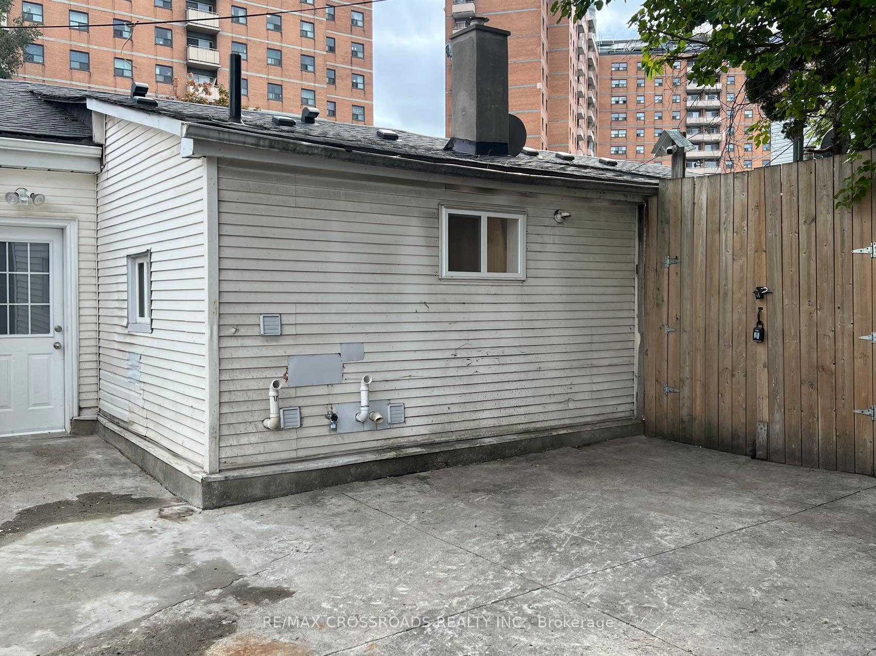Front of Unit Bsmt, 278 Shuter Street