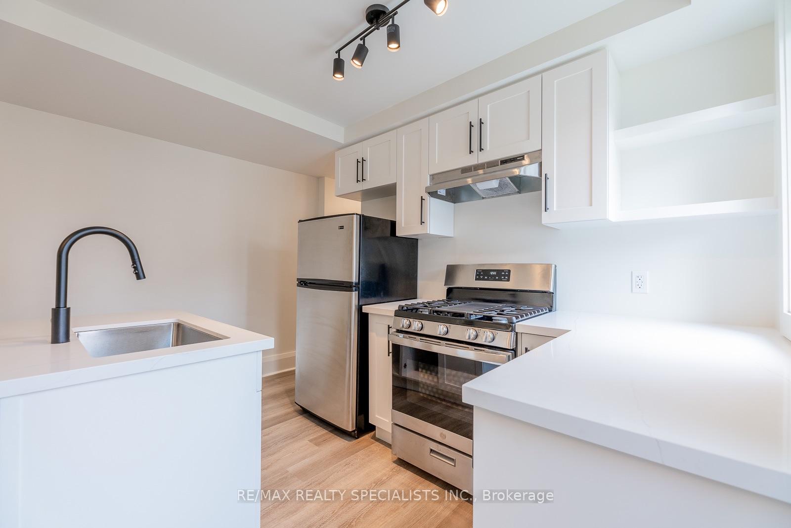 Photo 5 of Unit 3, 82 Marchmount Road, Toronto, Wychwood — HOMEH