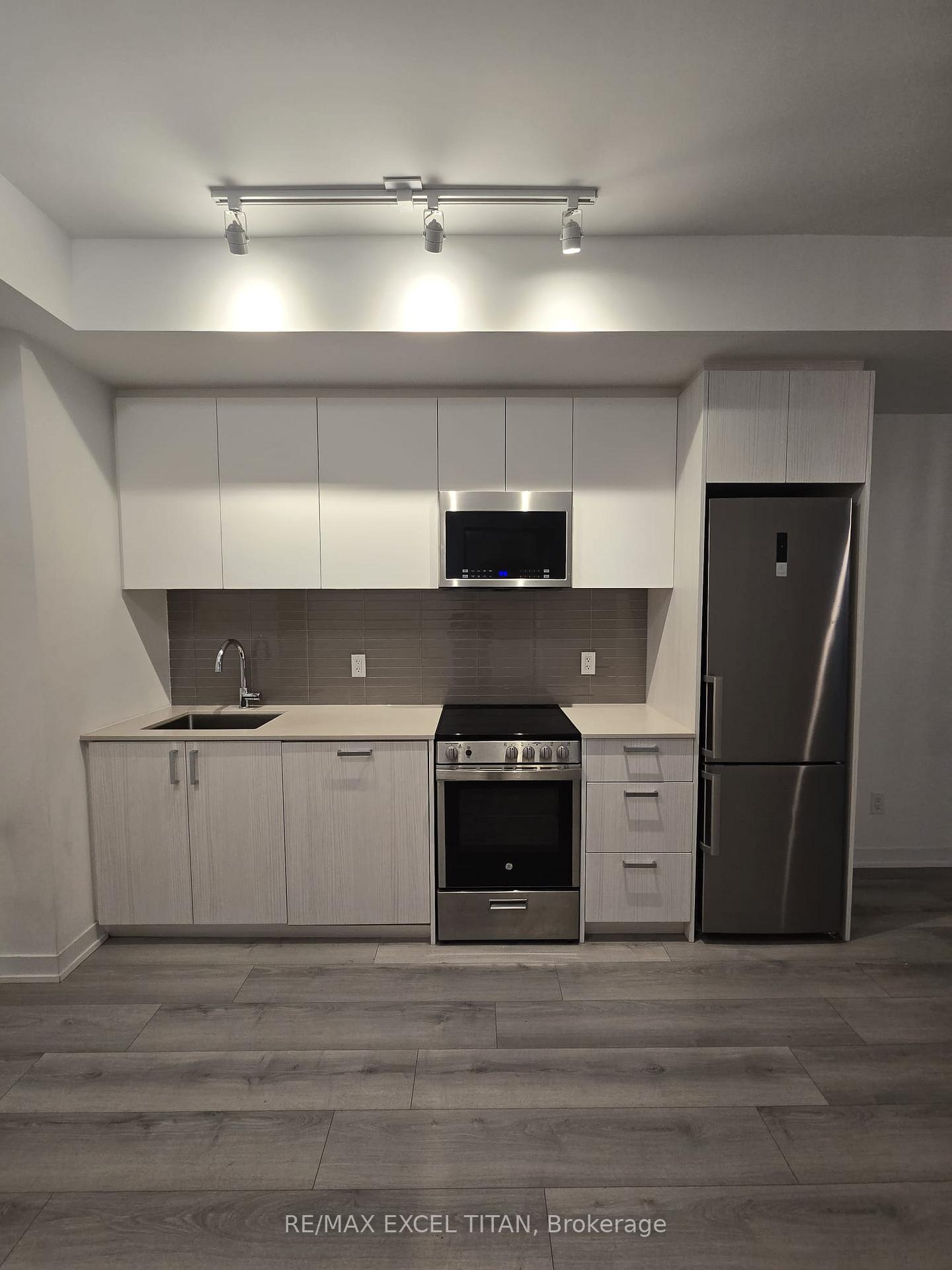 Photo 3 of Unit 508, 1787 St Clair Avenue W, Toronto, Weston-Pellam Park — HOMEH
