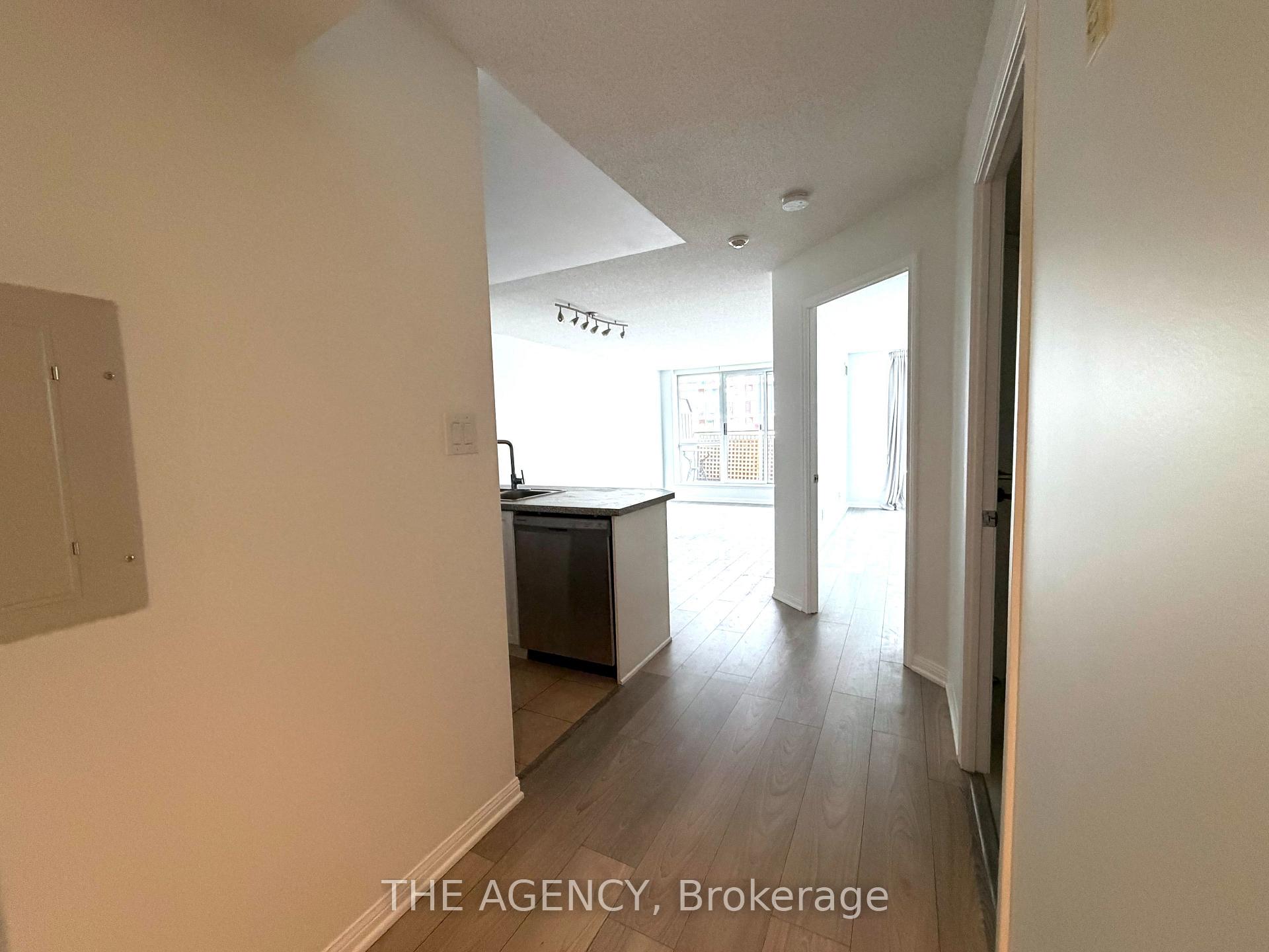 Photo 4 of Unit 201, 3130 Yonge Street, Toronto, Lawrence Park North — HOMEH