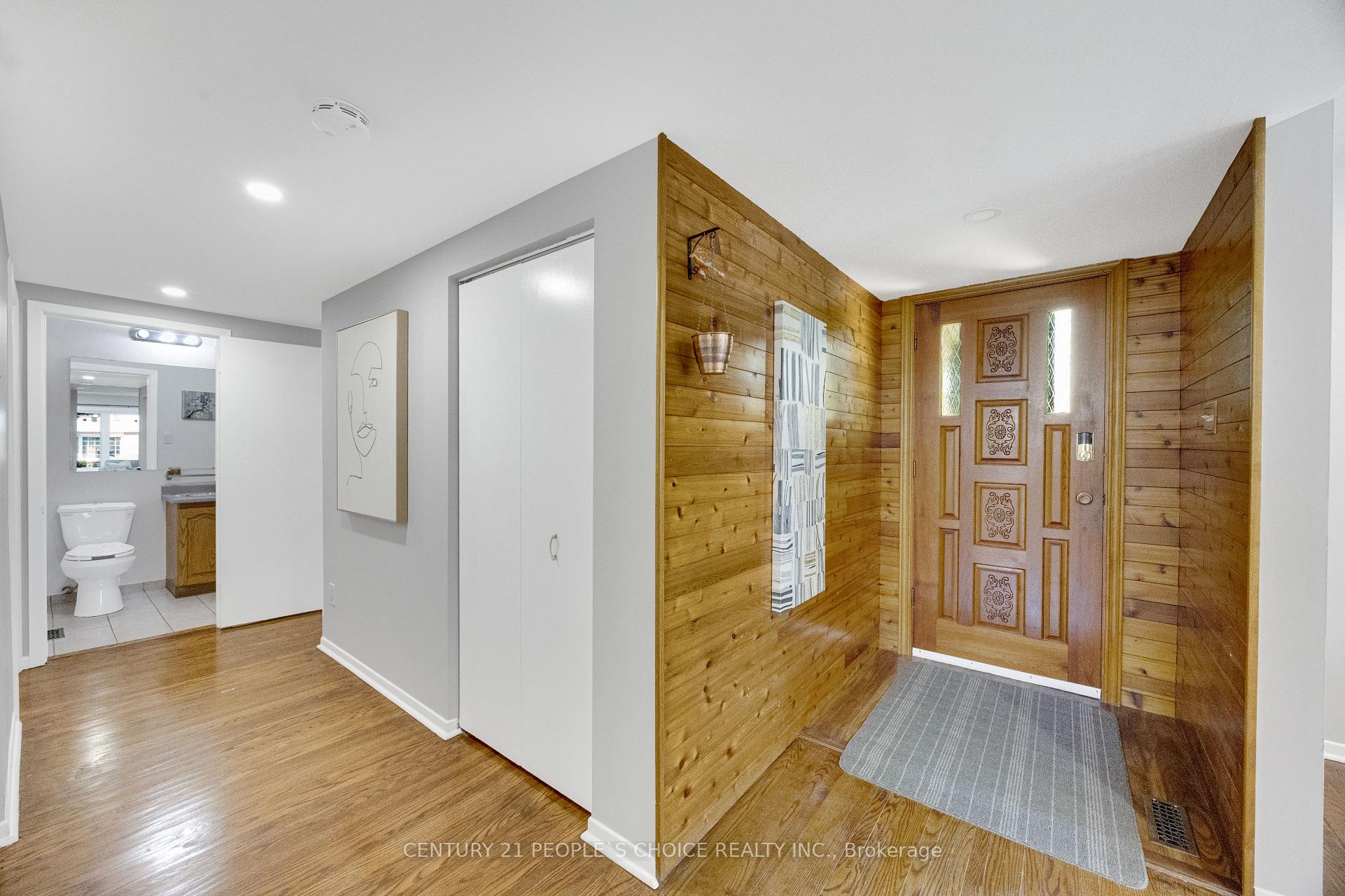 Photo 6 of 53 Brookland Drive W, Brampton, Queen Street Corridor — HOMEH