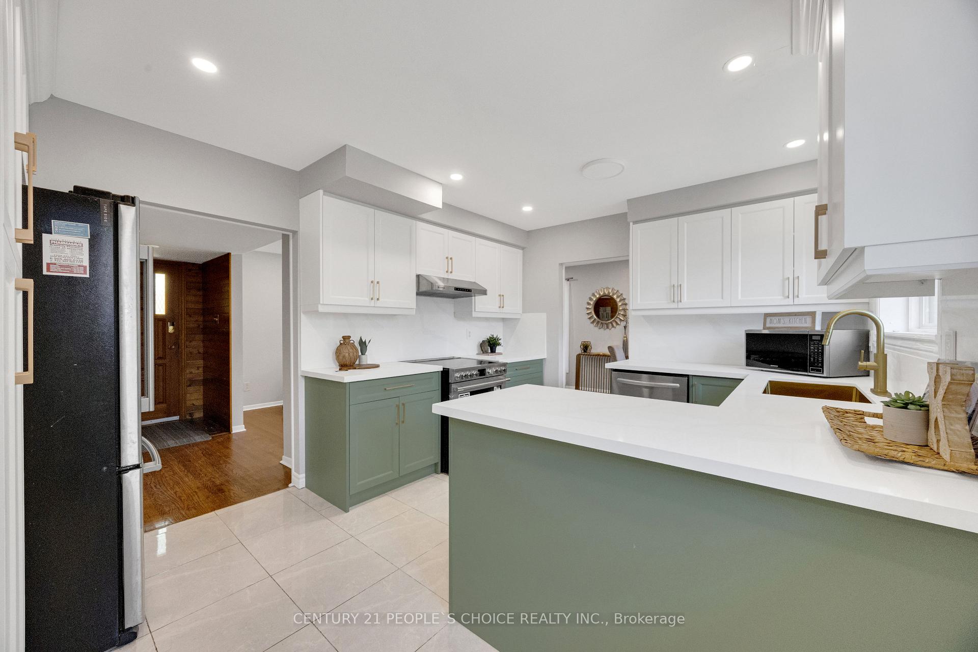 Photo 9 of 53 Brookland Drive W, Brampton, Queen Street Corridor — HOMEH