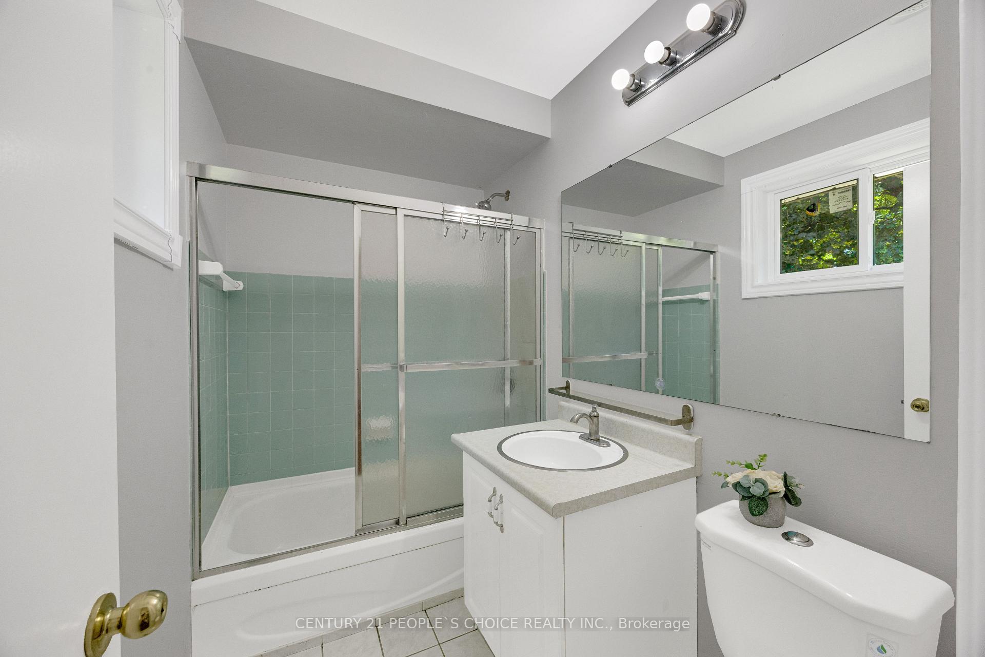 Photo 20 of 53 Brookland Drive W, Brampton, Queen Street Corridor — HOMEH