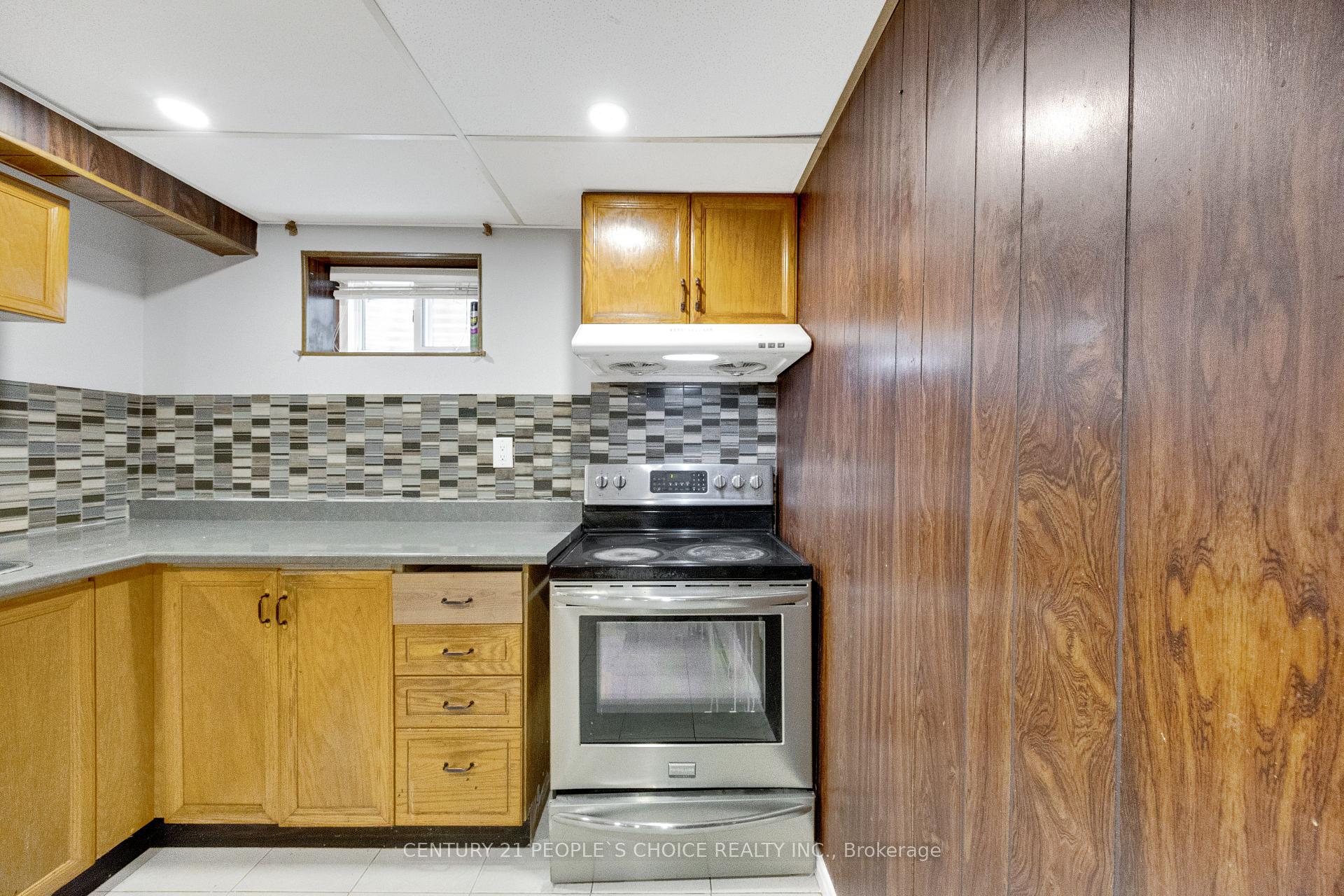 Photo 34 of 53 Brookland Drive W, Brampton, Queen Street Corridor — HOMEH
