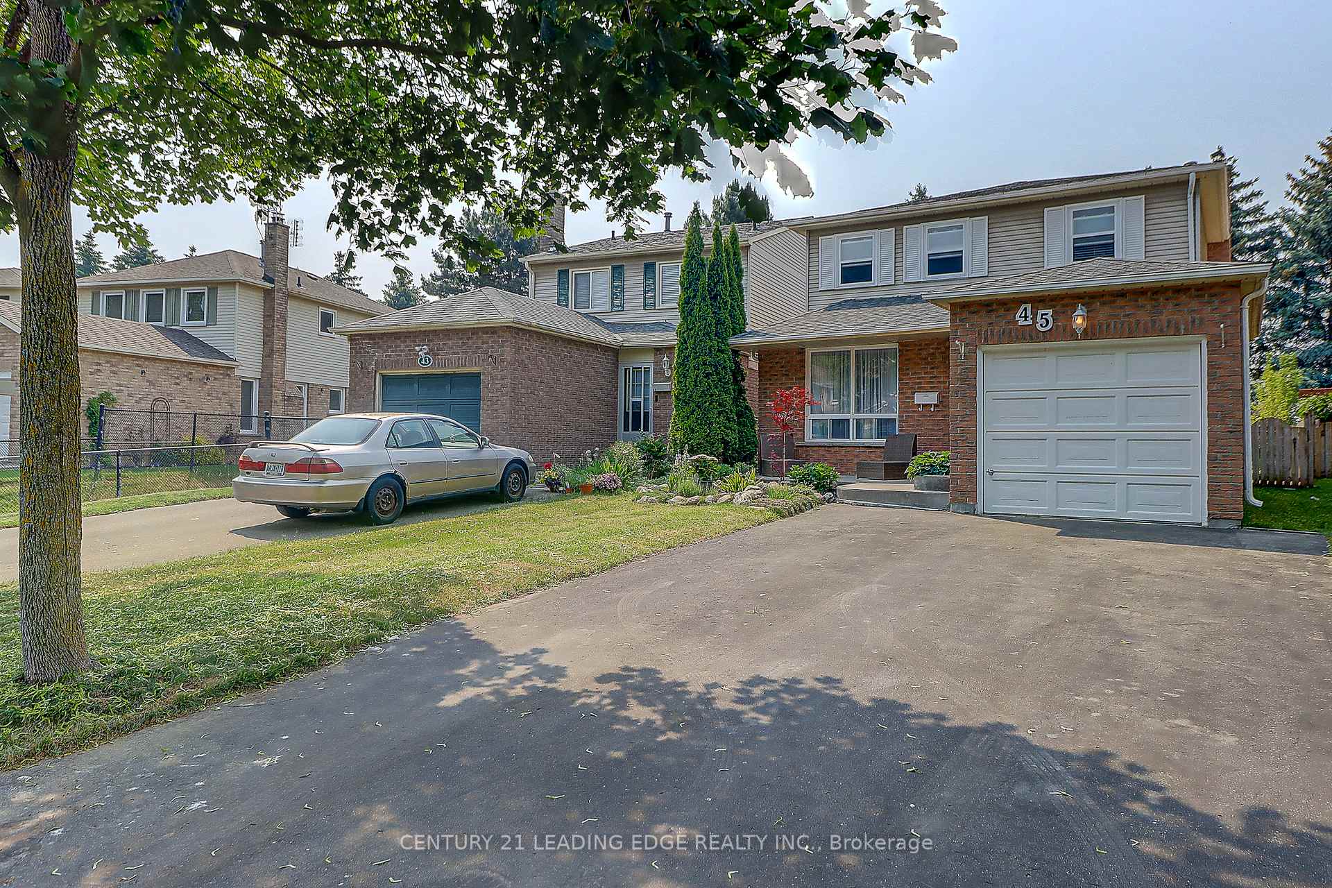 Photo 3 of 45 Vanessa Road, Markham, Markville — HOMEH
