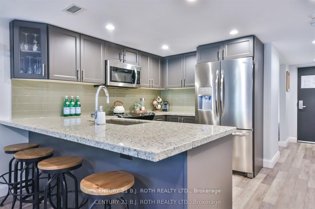 Photo 2 of Unit 406, 80 Horseshoe Boulevard, Oro-Medonte, Horseshoe Valley — HOMEH