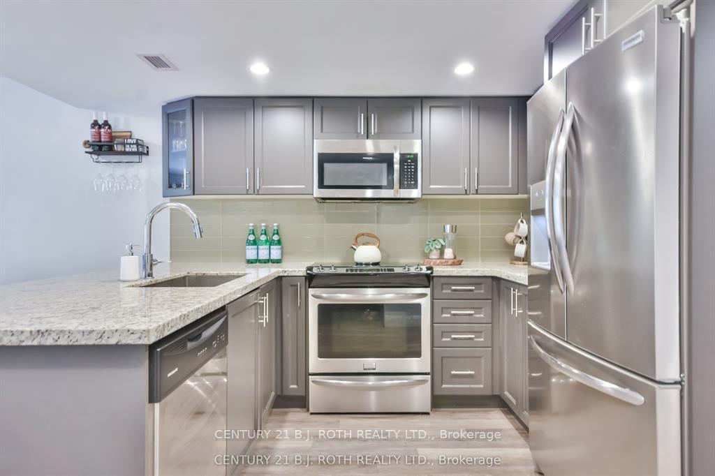 Photo 3 of Unit 406, 80 Horseshoe Boulevard, Oro-Medonte, Horseshoe Valley — HOMEH