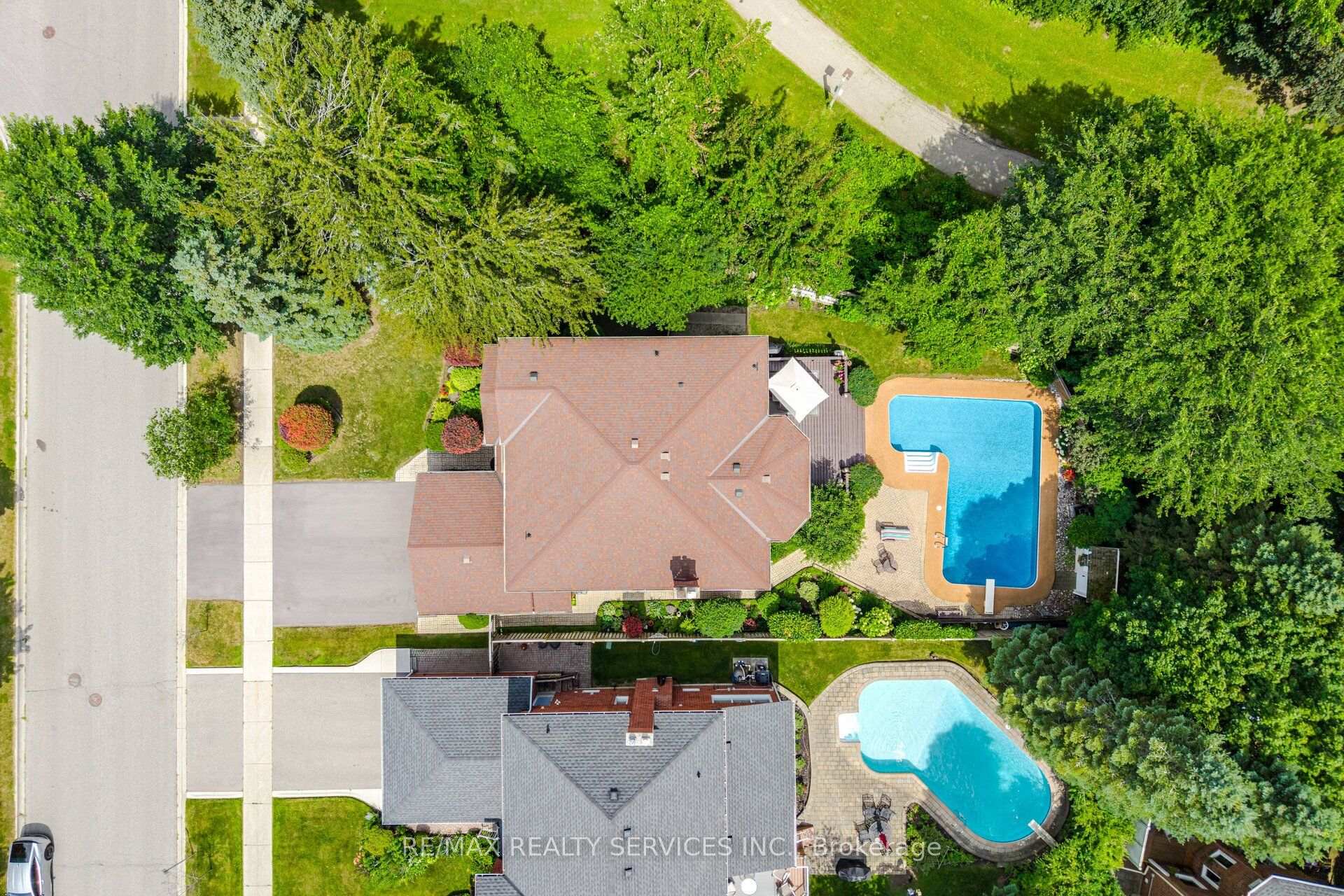 Photo 3 of 29 Christie Drive, Brampton, Snelgrove — HOMEH