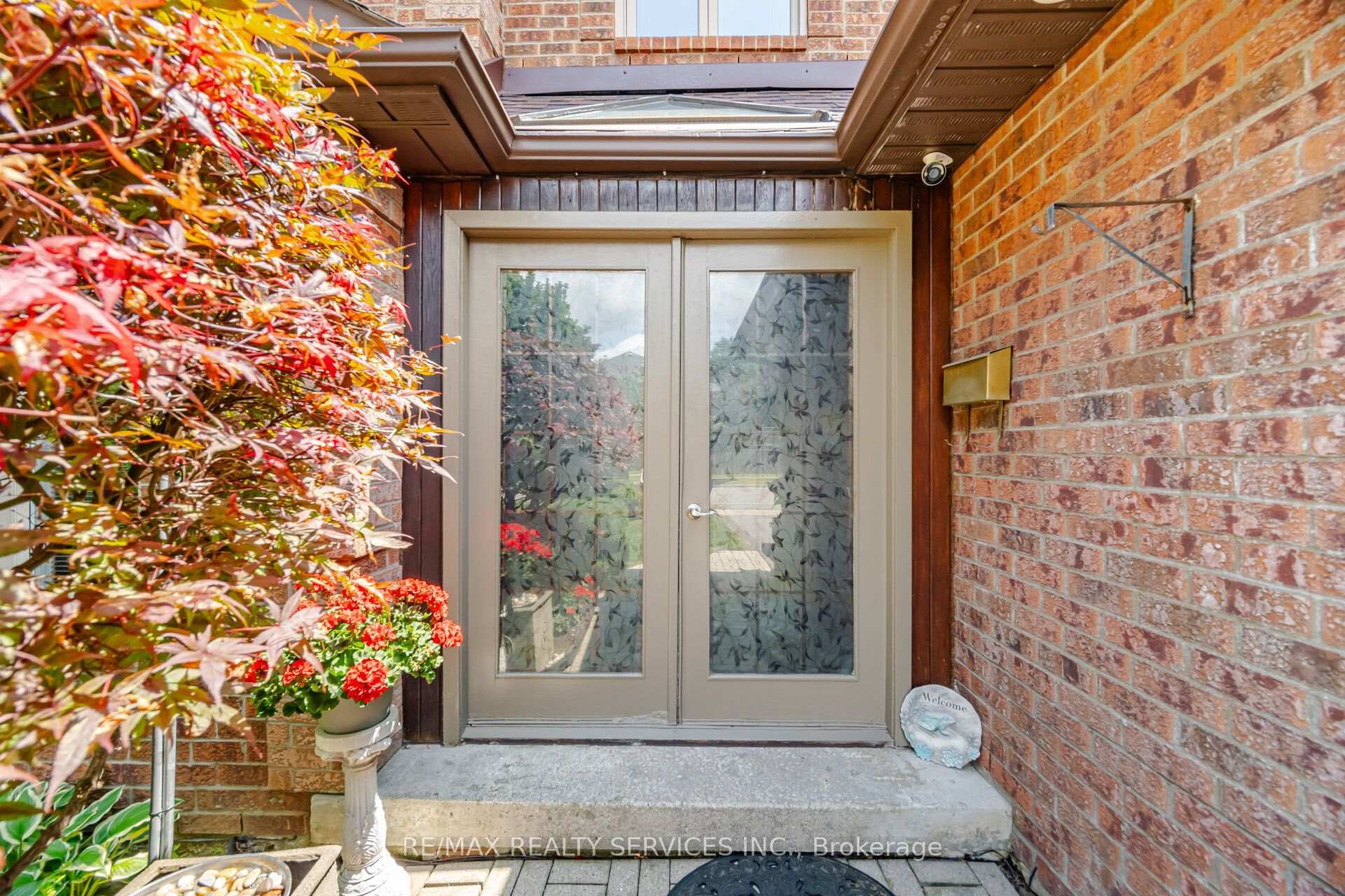 Photo 7 of 29 Christie Drive, Brampton, Snelgrove — HOMEH