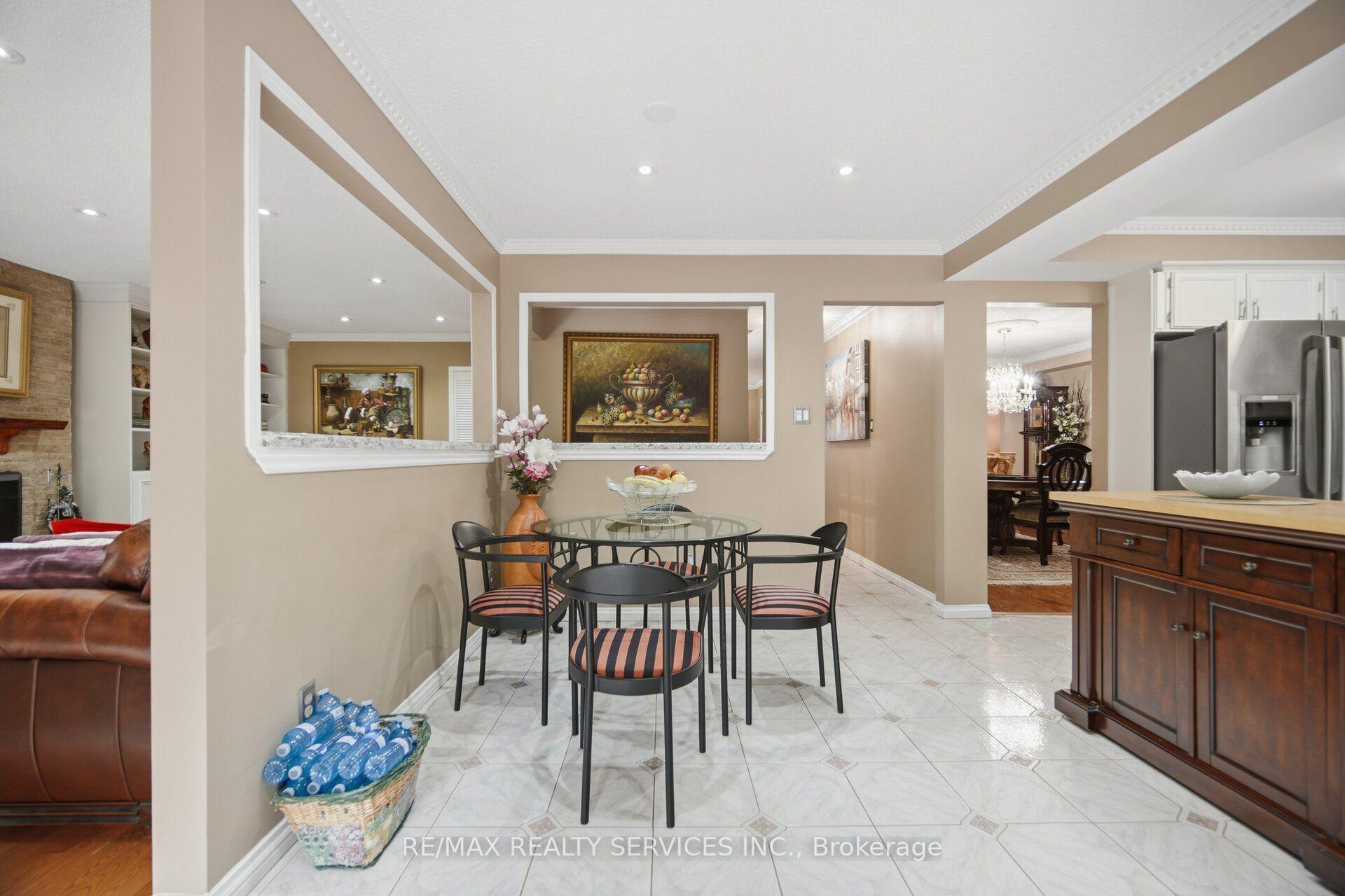 Photo 18 of 29 Christie Drive, Brampton, Snelgrove — HOMEH