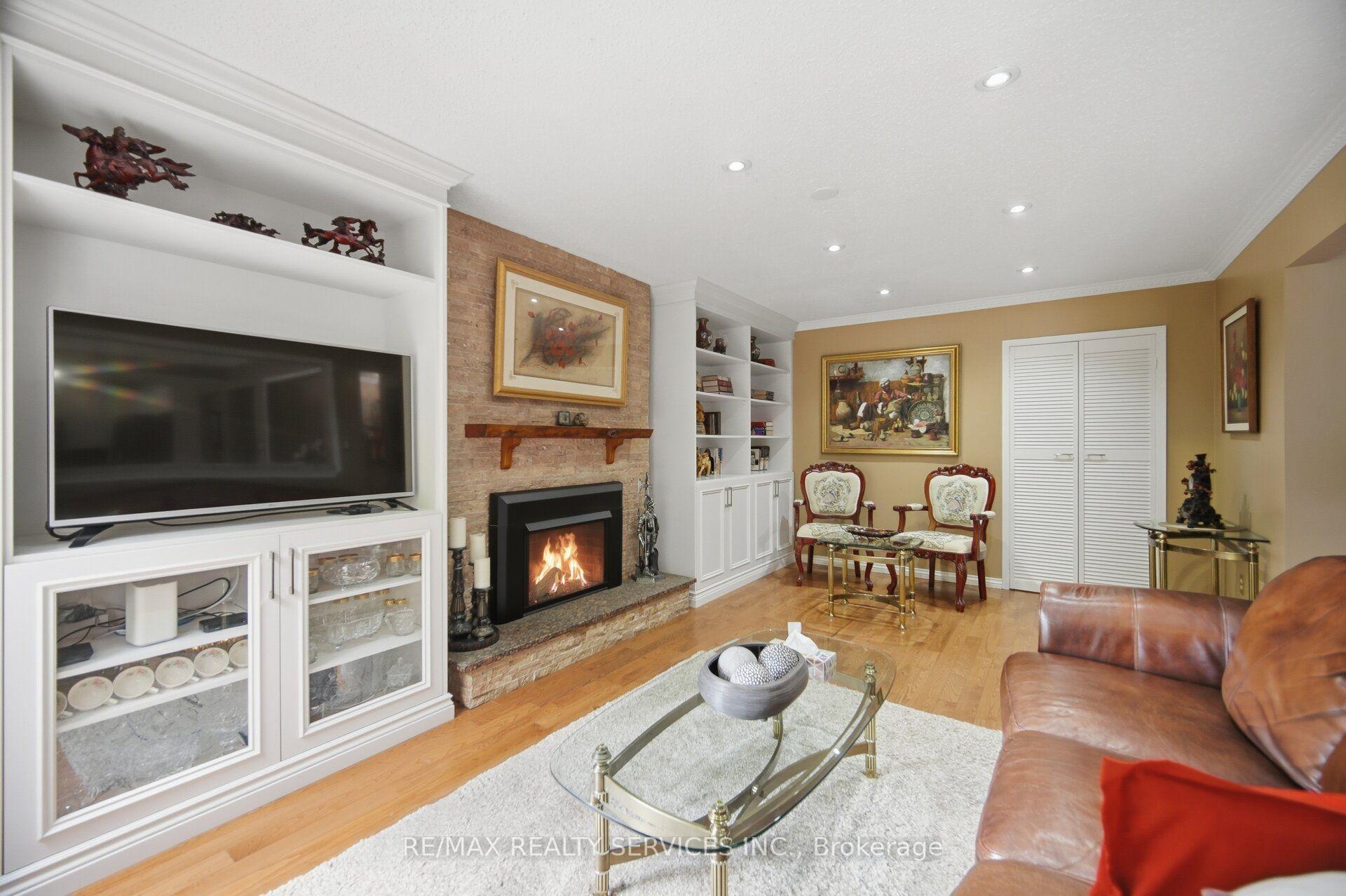 Photo 20 of 29 Christie Drive, Brampton, Snelgrove — HOMEH