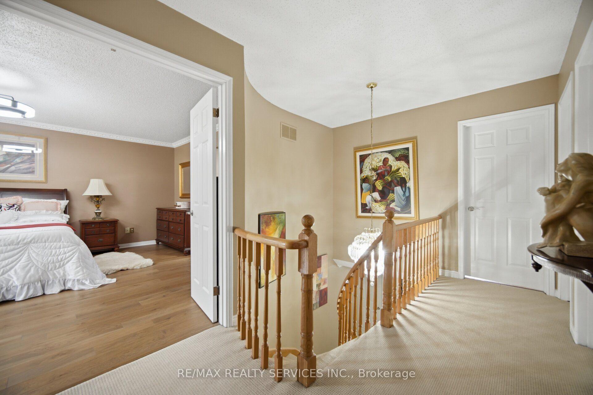 Photo 26 of 29 Christie Drive, Brampton, Snelgrove — HOMEH