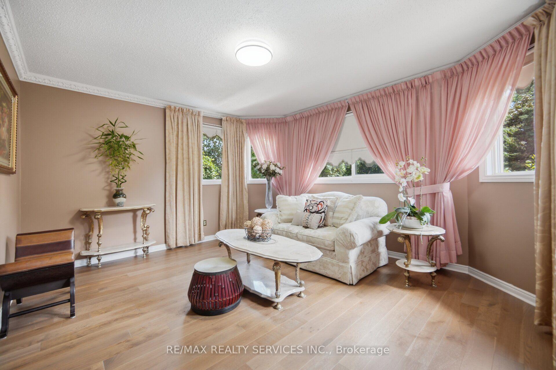 Photo 28 of 29 Christie Drive, Brampton, Snelgrove — HOMEH