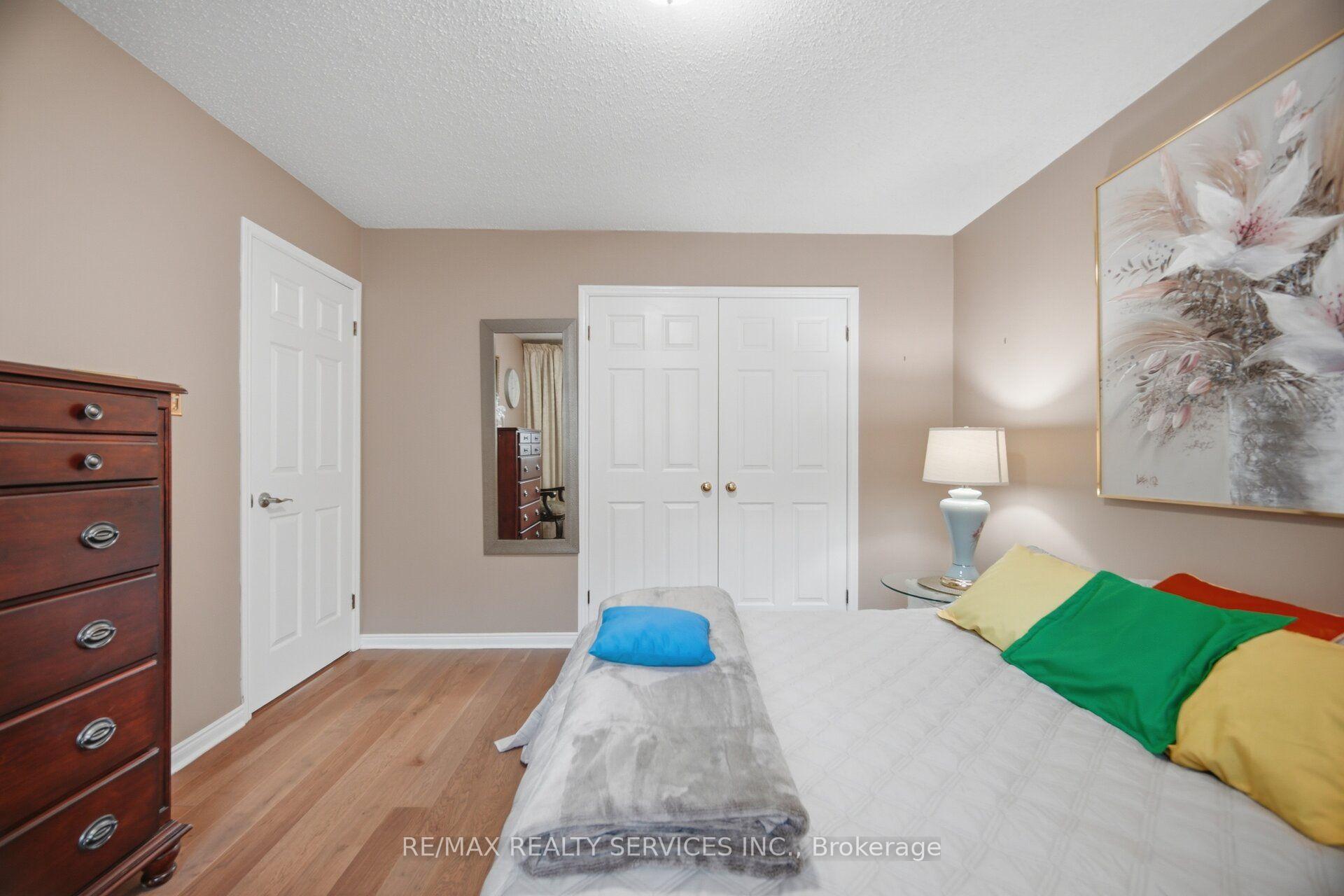 Photo 33 of 29 Christie Drive, Brampton, Snelgrove — HOMEH