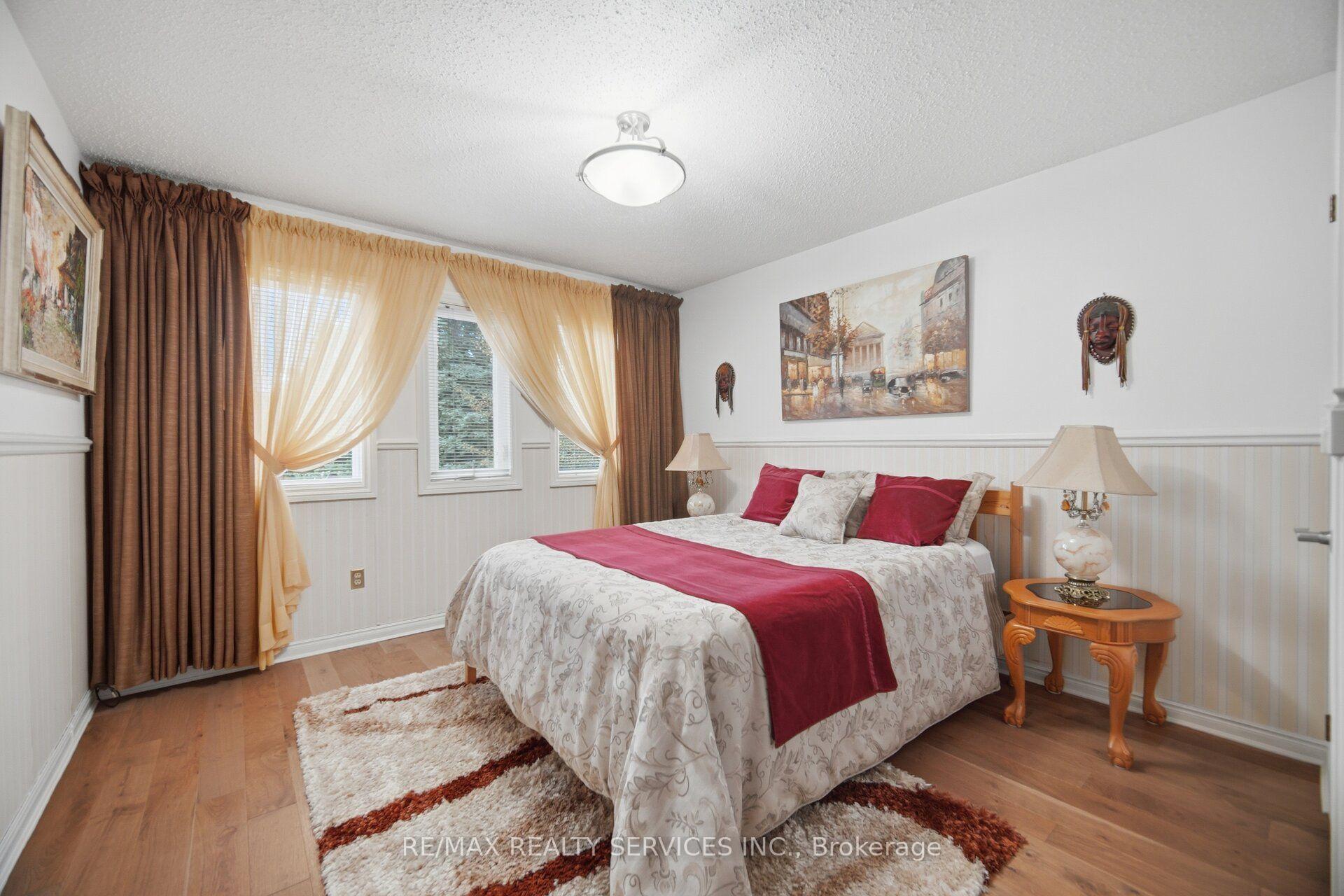 Photo 34 of 29 Christie Drive, Brampton, Snelgrove — HOMEH