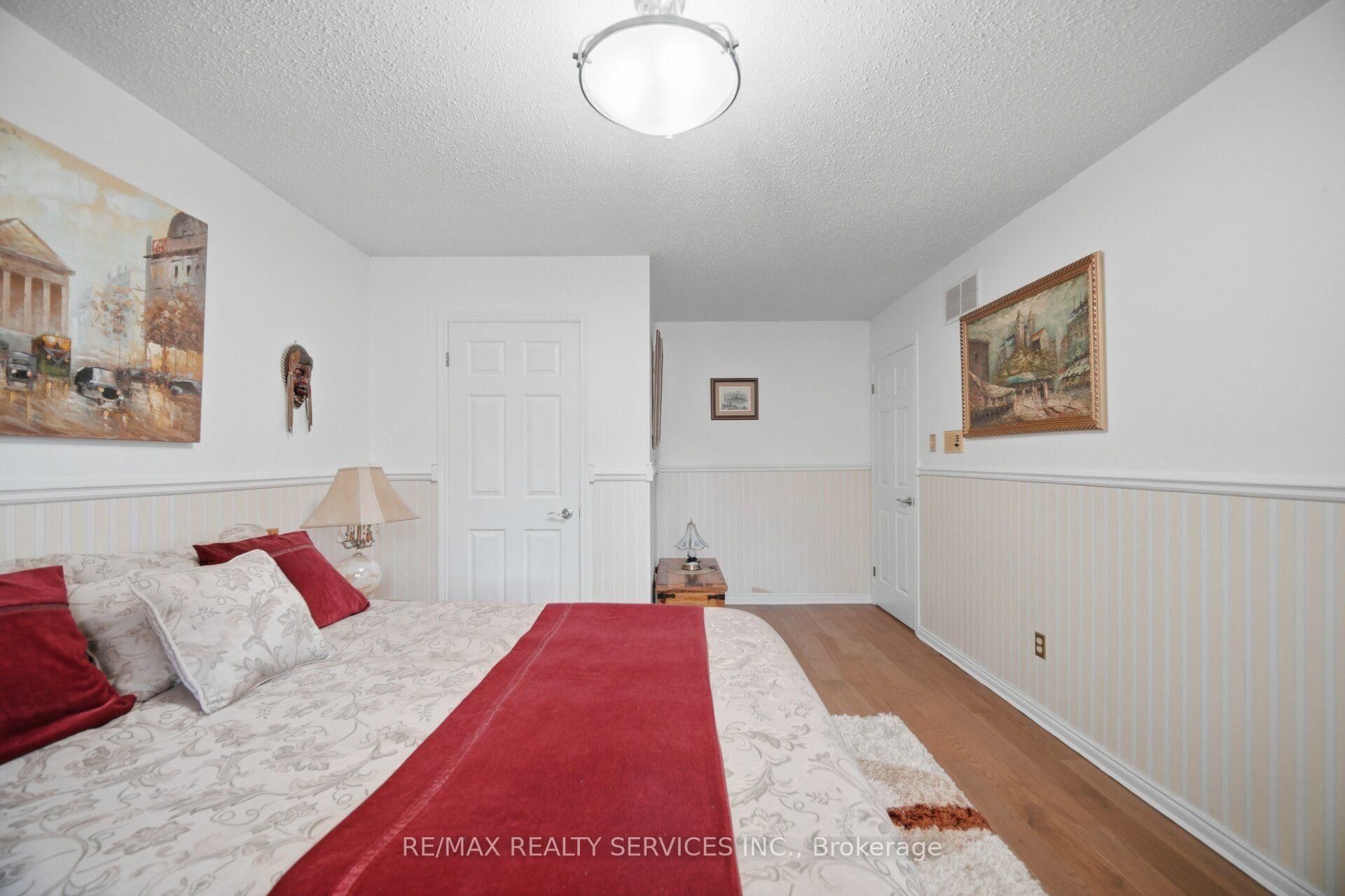 Photo 35 of 29 Christie Drive, Brampton, Snelgrove — HOMEH