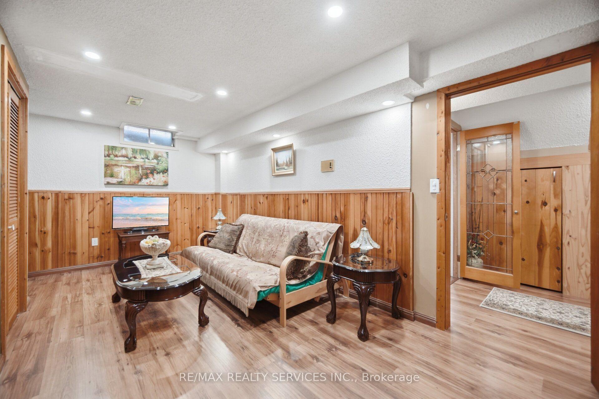 Photo 41 of 29 Christie Drive, Brampton, Snelgrove — HOMEH