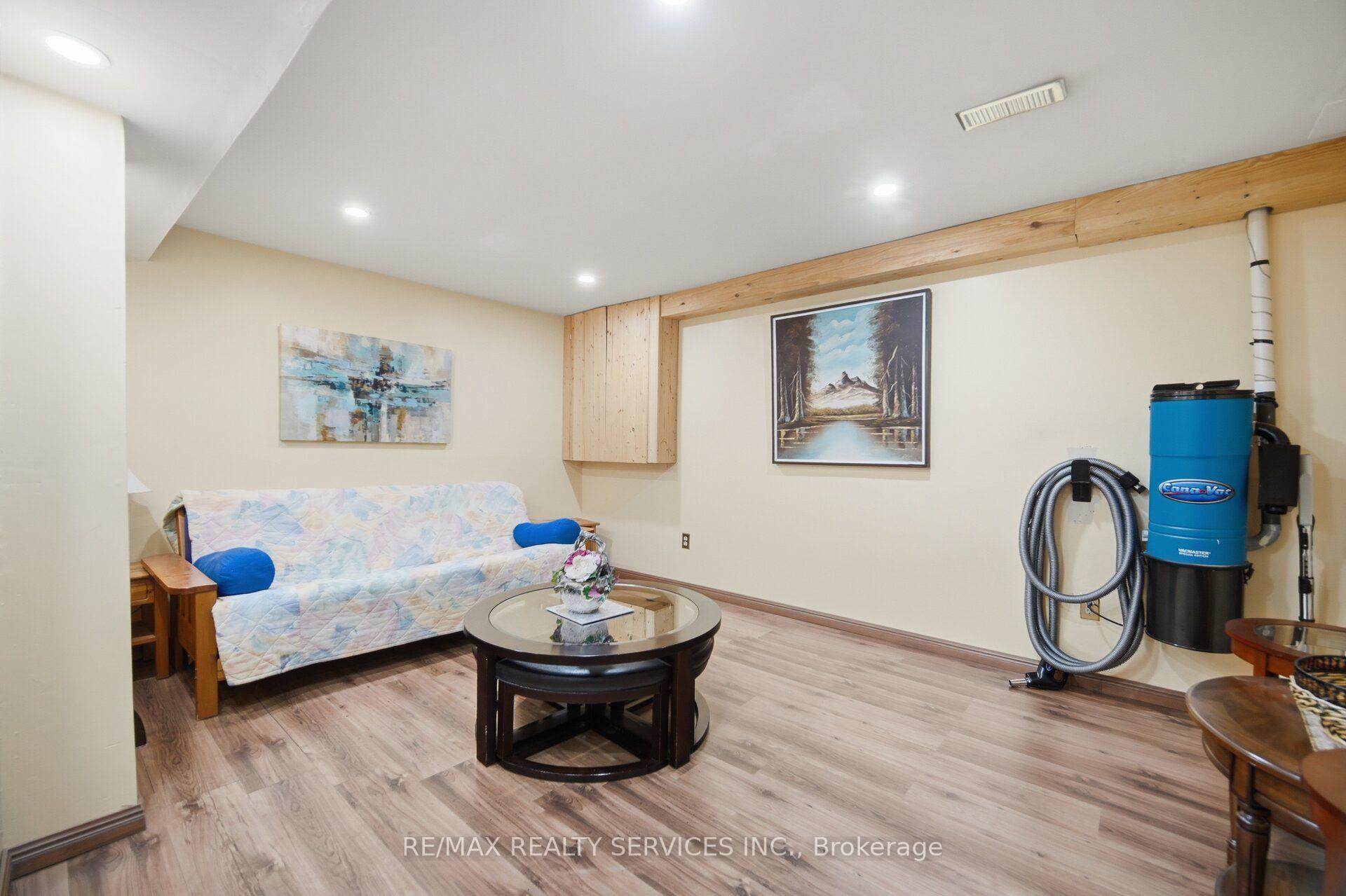 Photo 42 of 29 Christie Drive, Brampton, Snelgrove — HOMEH