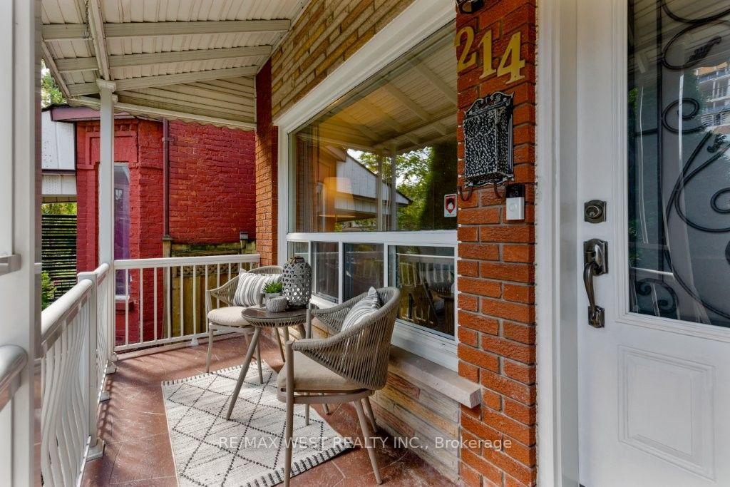 Photo 2 of 214 Markham Street, Toronto, Trinity-Bellwoods — HOMEH