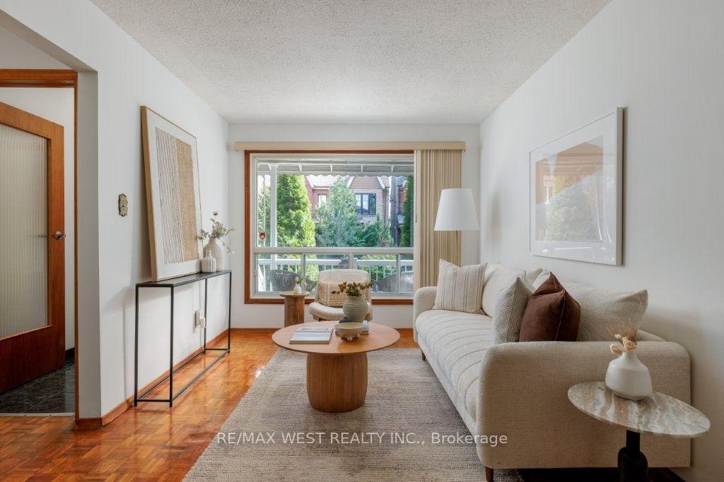 Photo 4 of 214 Markham Street, Toronto, Trinity-Bellwoods — HOMEH
