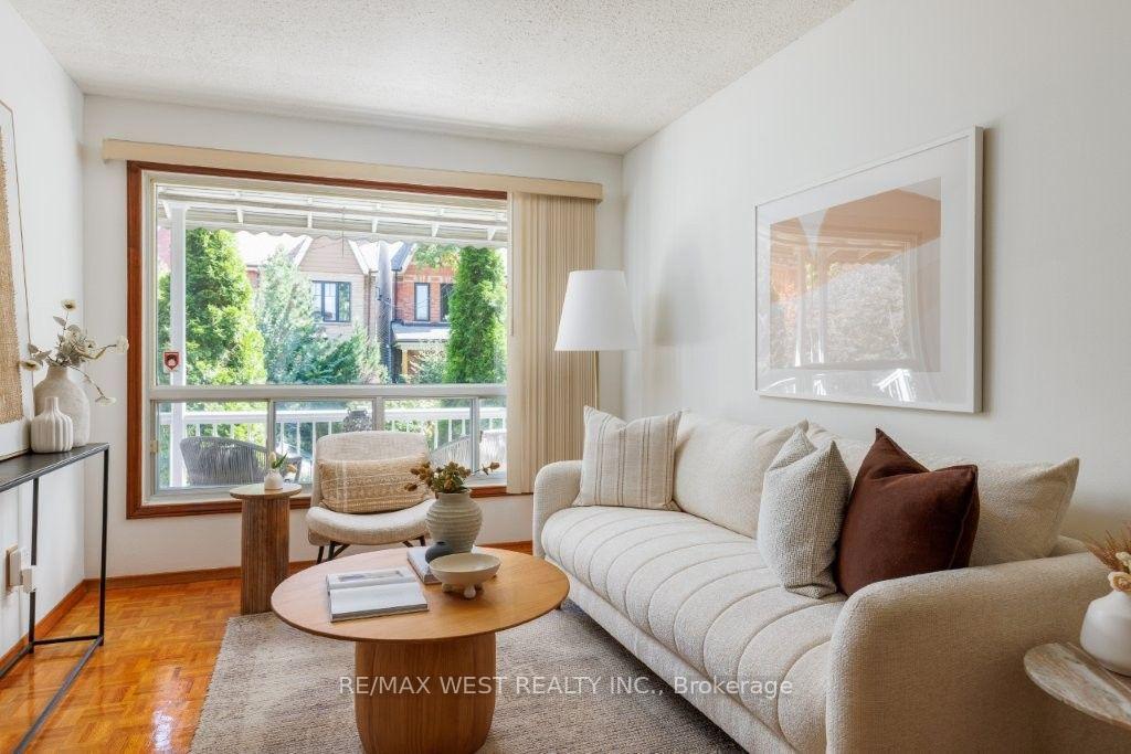 Photo 5 of 214 Markham Street, Toronto, Trinity-Bellwoods — HOMEH