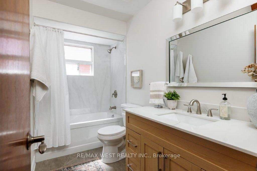 Photo 19 of 214 Markham Street, Toronto, Trinity-Bellwoods — HOMEH