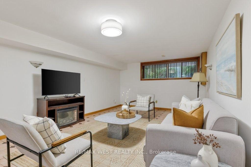 Photo 22 of 214 Markham Street, Toronto, Trinity-Bellwoods — HOMEH