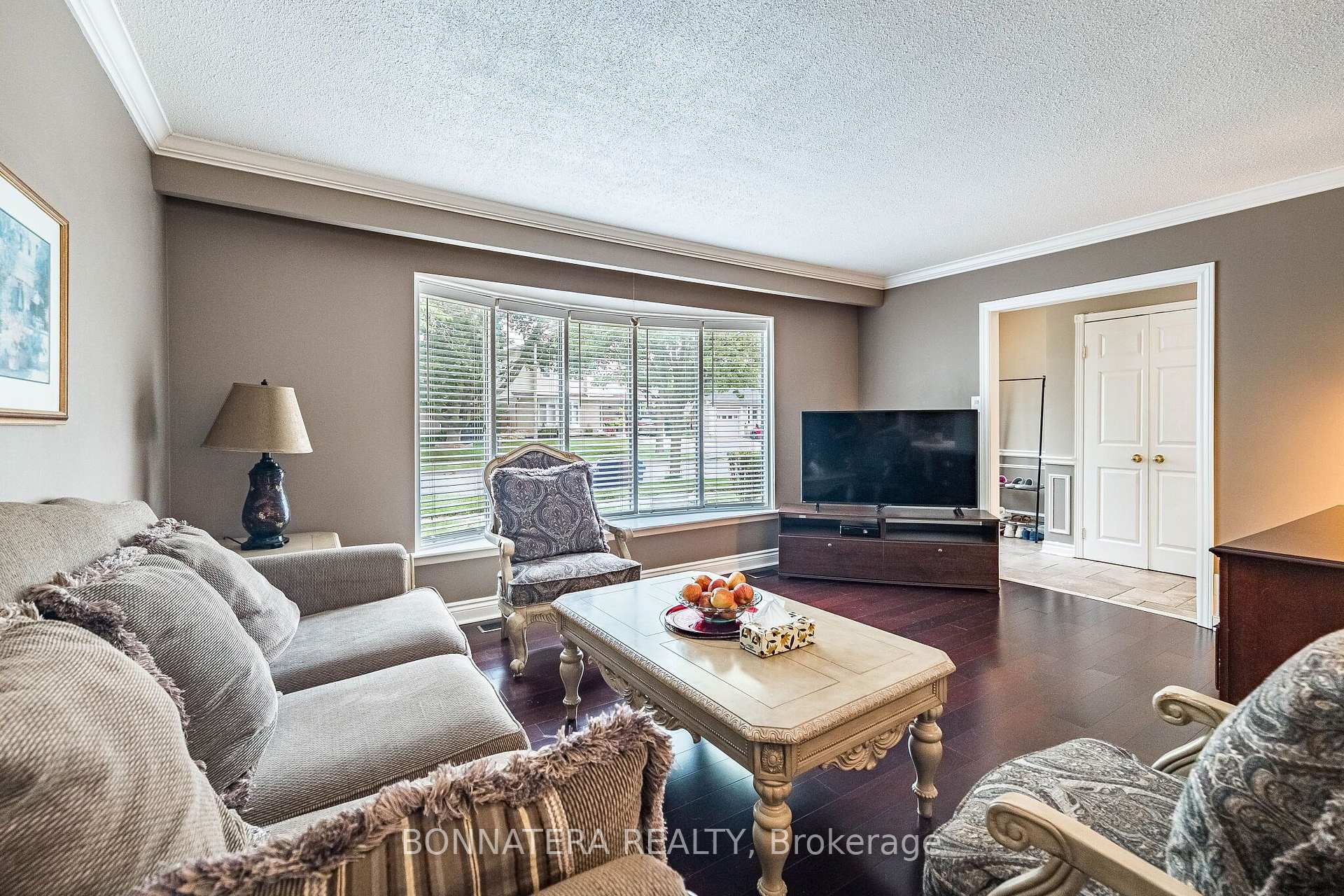 Photo 10 of 1324 Aldridge Crescent, Burlington, Palmer — HOMEH