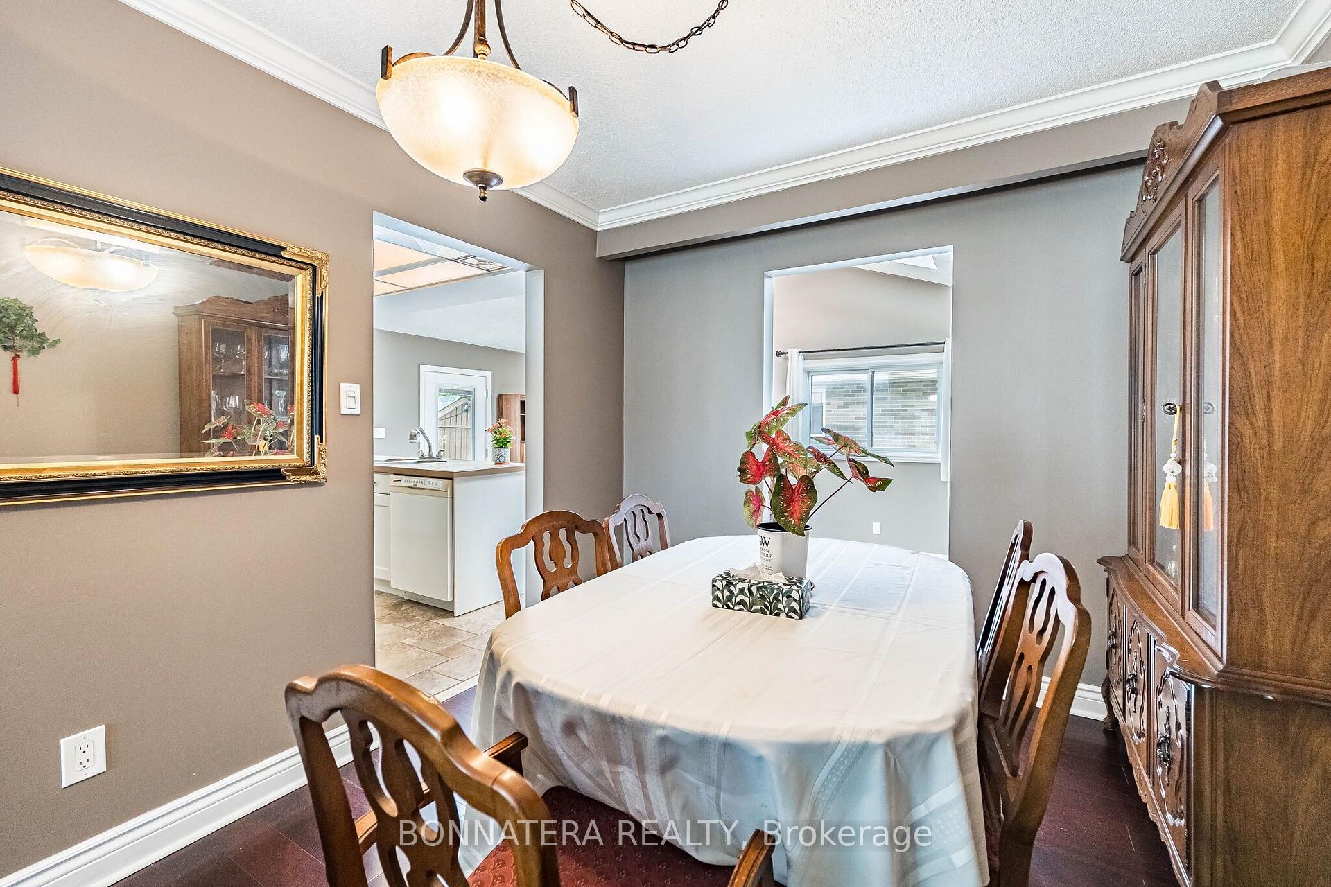 Photo 12 of 1324 Aldridge Crescent, Burlington, Palmer — HOMEH