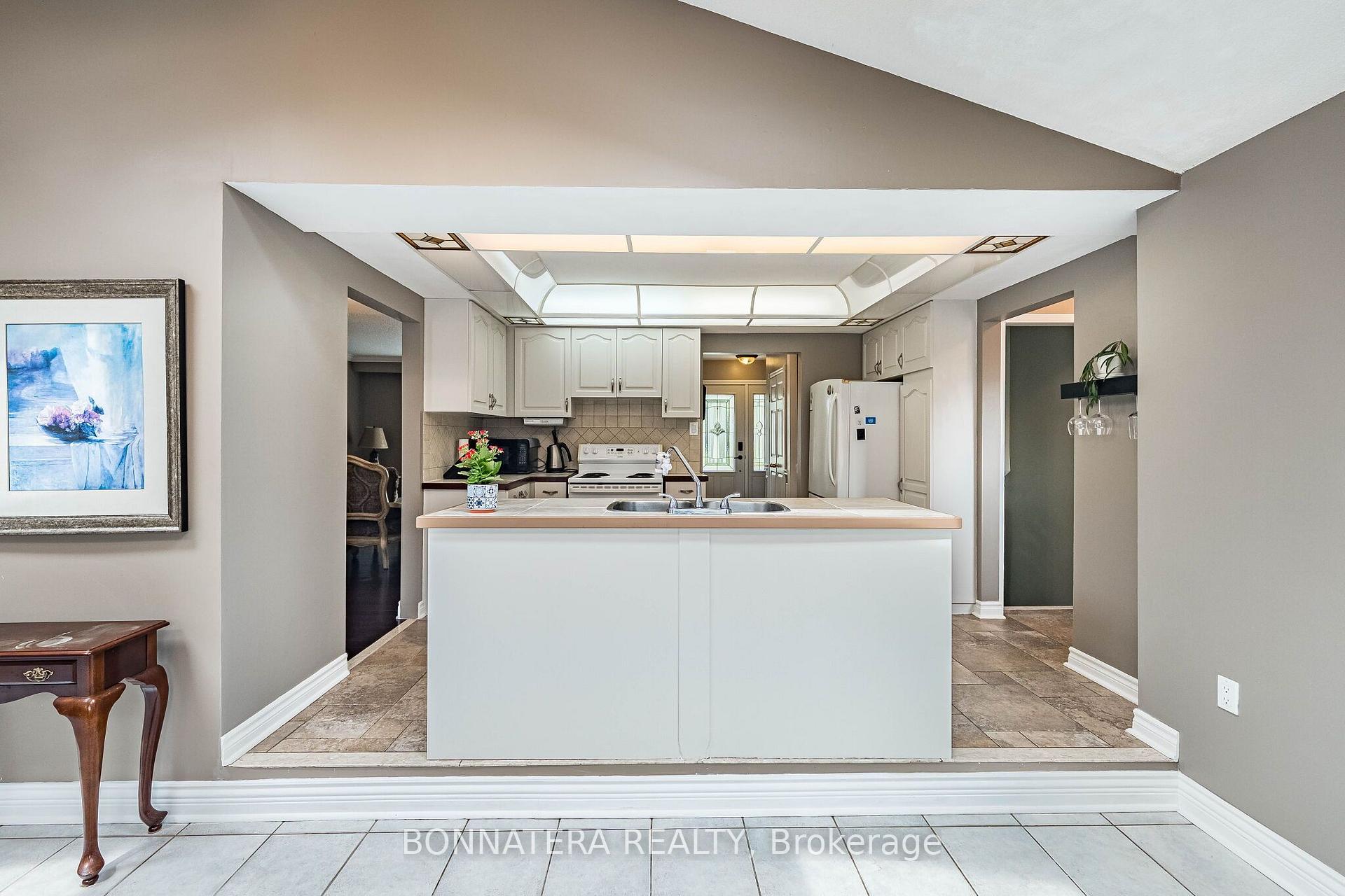 Photo 16 of 1324 Aldridge Crescent, Burlington, Palmer — HOMEH