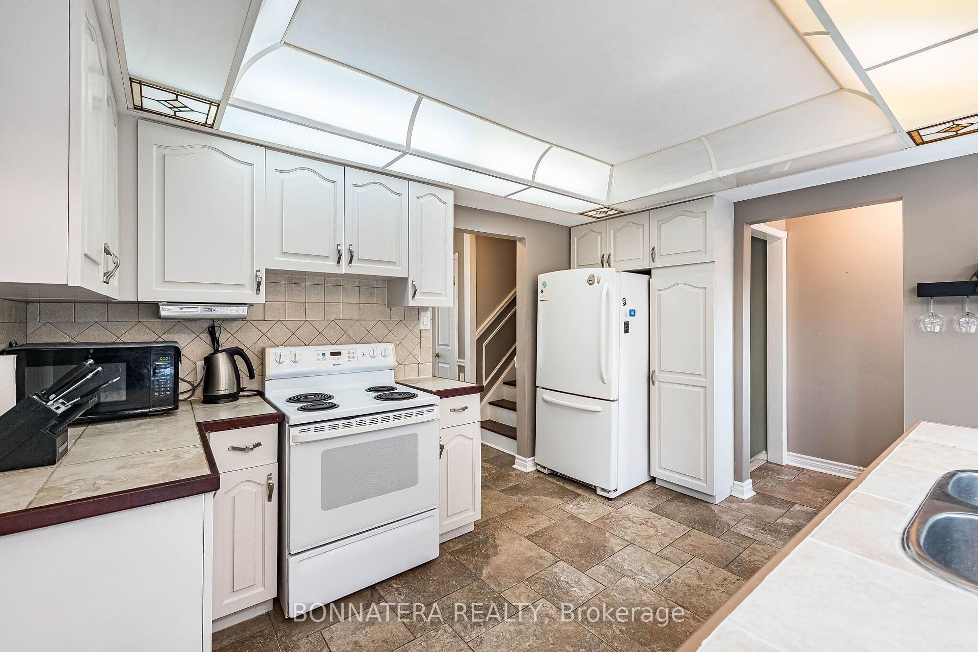 Photo 17 of 1324 Aldridge Crescent, Burlington, Palmer — HOMEH