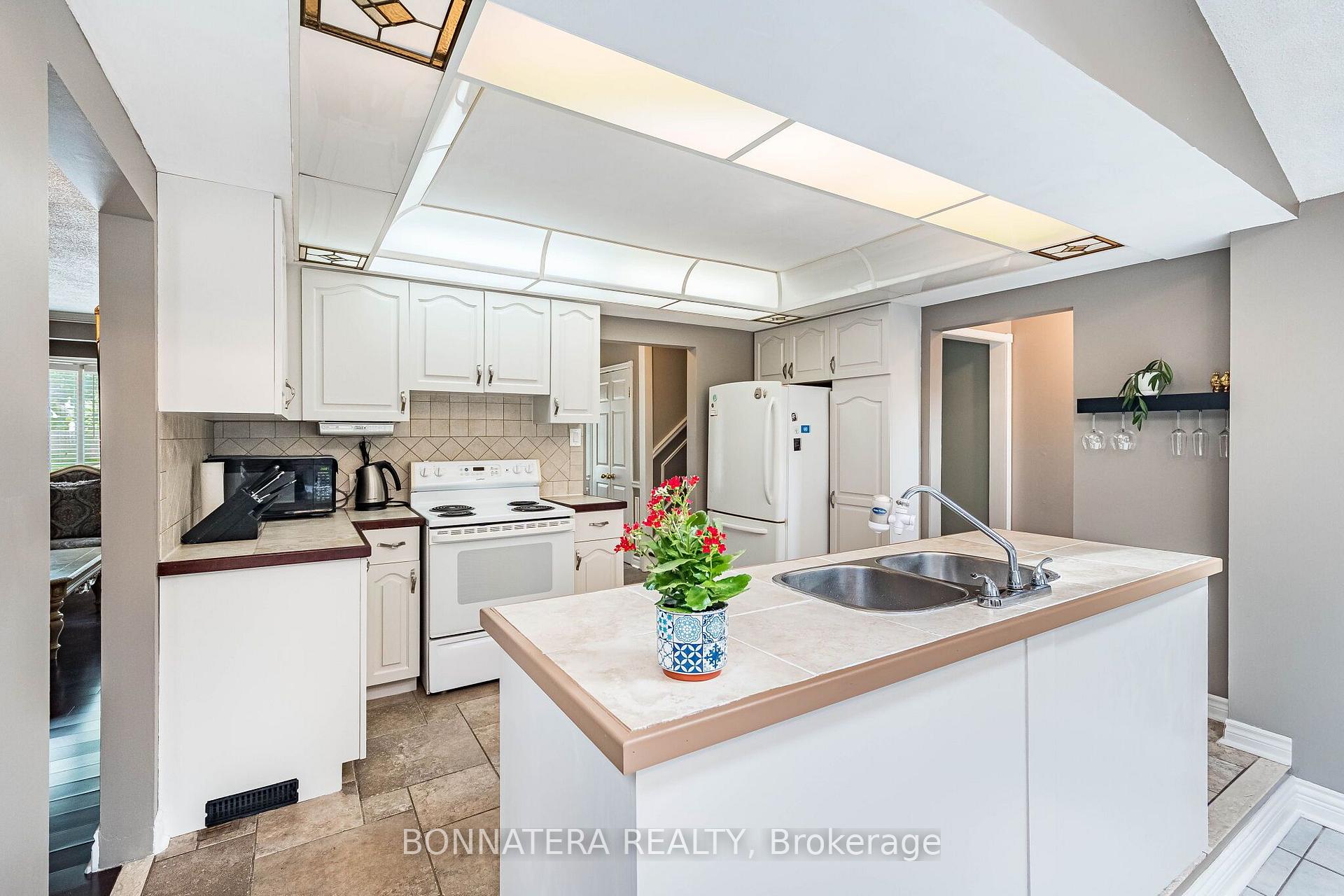 Photo 18 of 1324 Aldridge Crescent, Burlington, Palmer — HOMEH