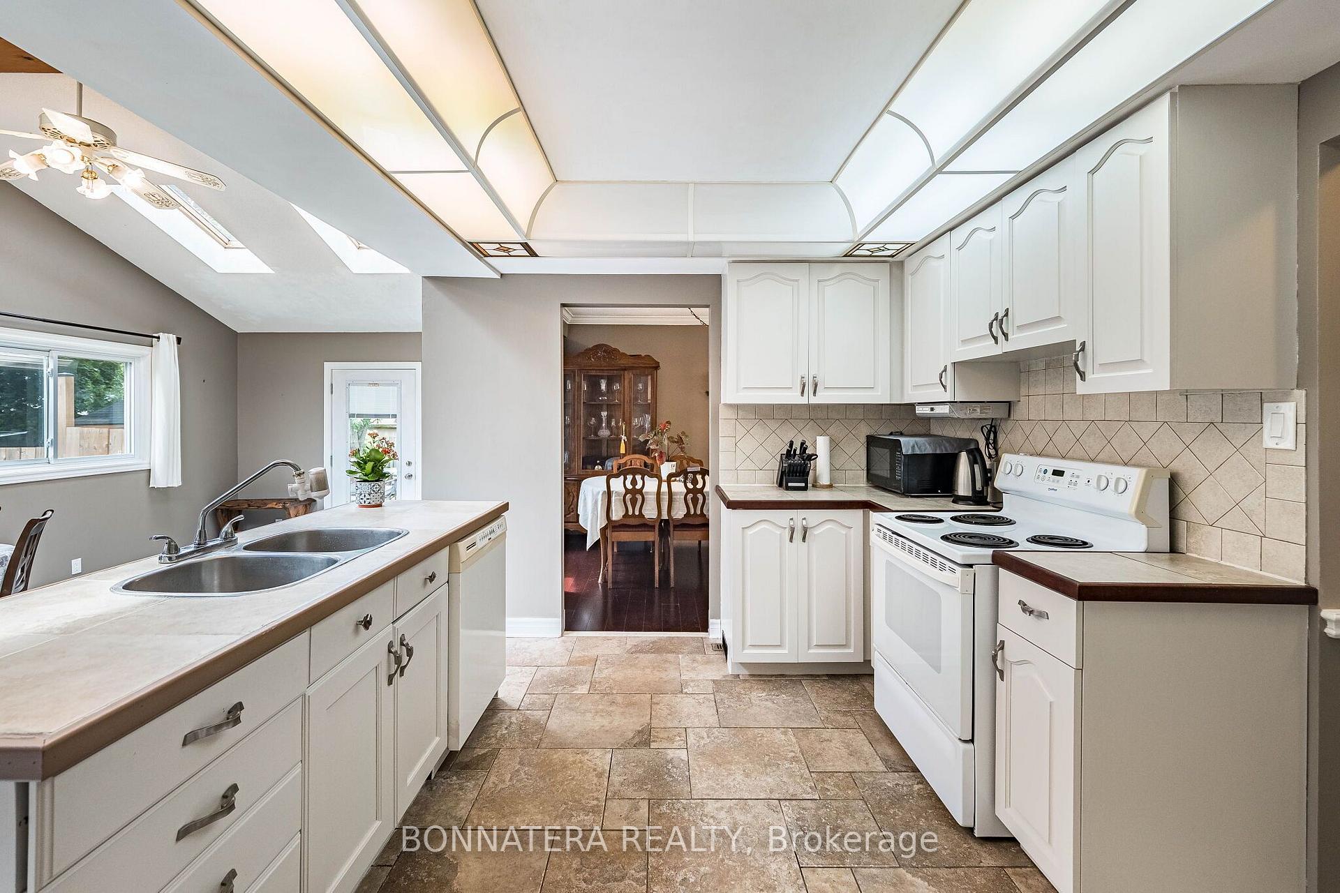 Photo 19 of 1324 Aldridge Crescent, Burlington, Palmer — HOMEH