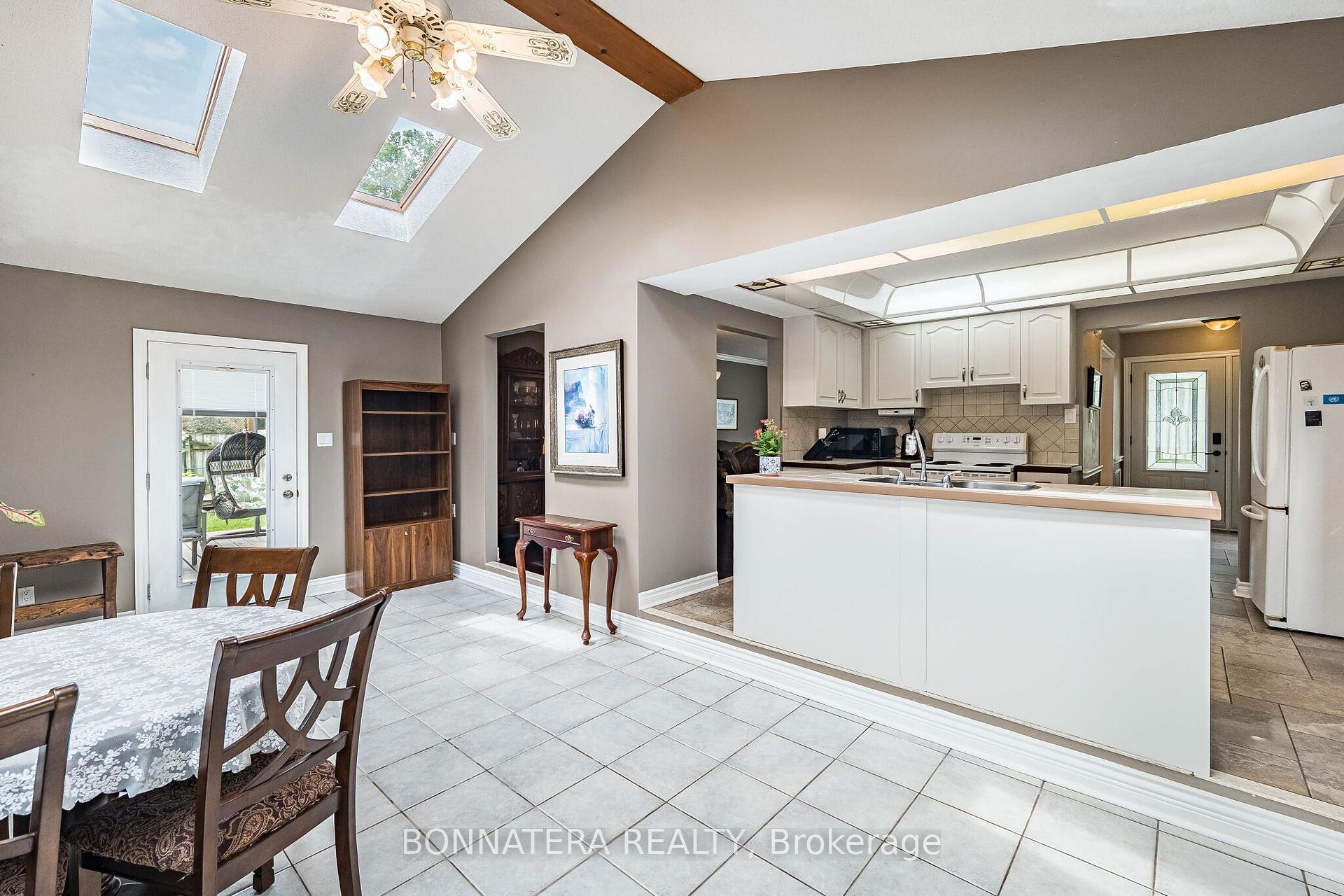 Photo 22 of 1324 Aldridge Crescent, Burlington, Palmer — HOMEH