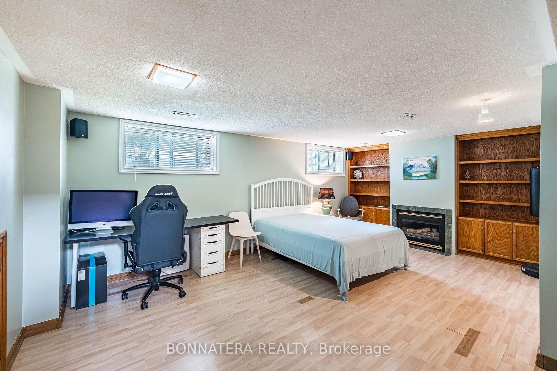 Photo 33 of 1324 Aldridge Crescent, Burlington, Palmer — HOMEH