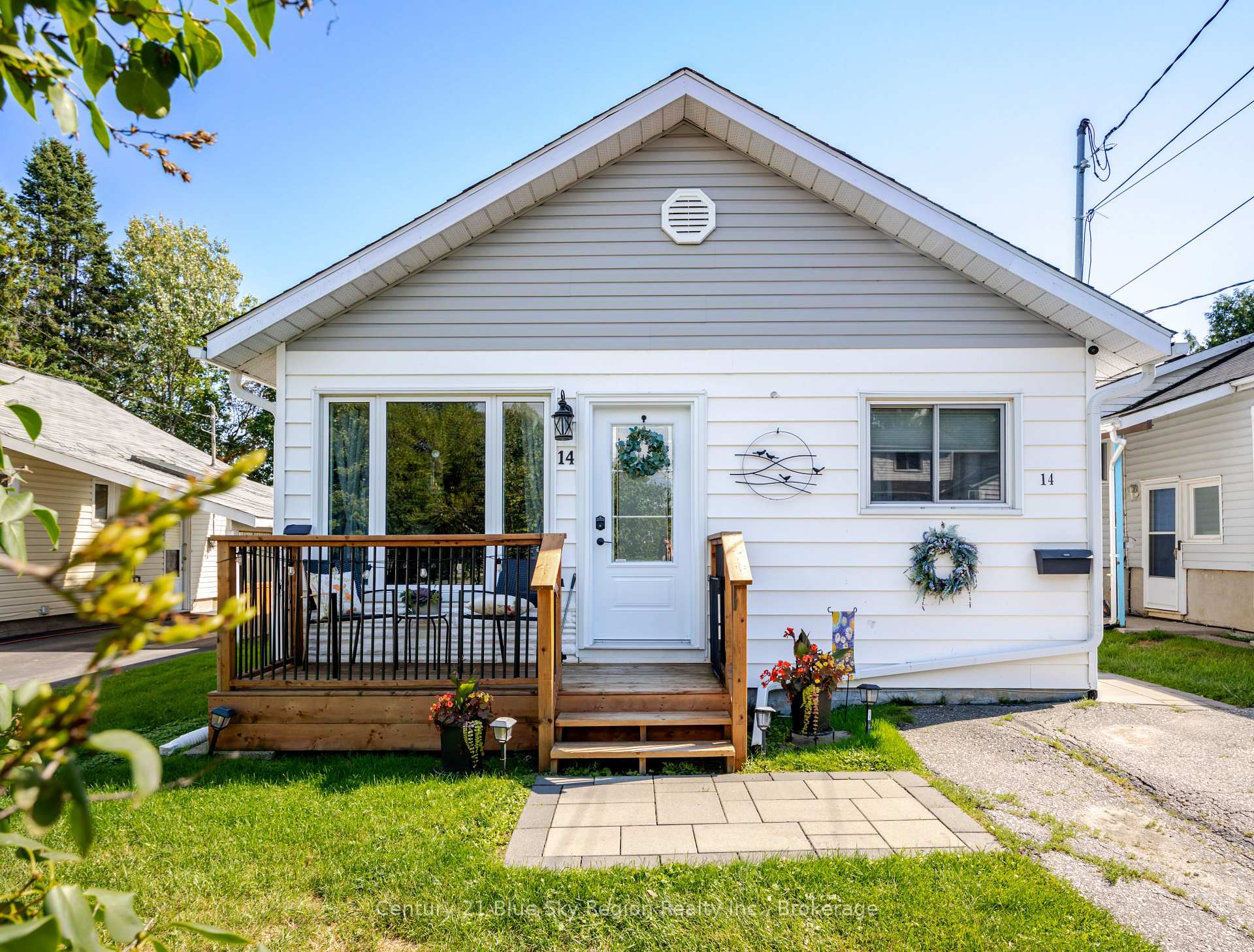 Photo 2 of 14 MacDonald Avenue W, North Bay, Ferris — HOMEH