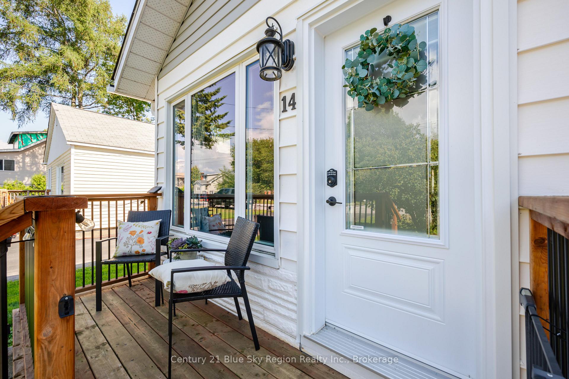 Photo 3 of 14 MacDonald Avenue W, North Bay, Ferris — HOMEH