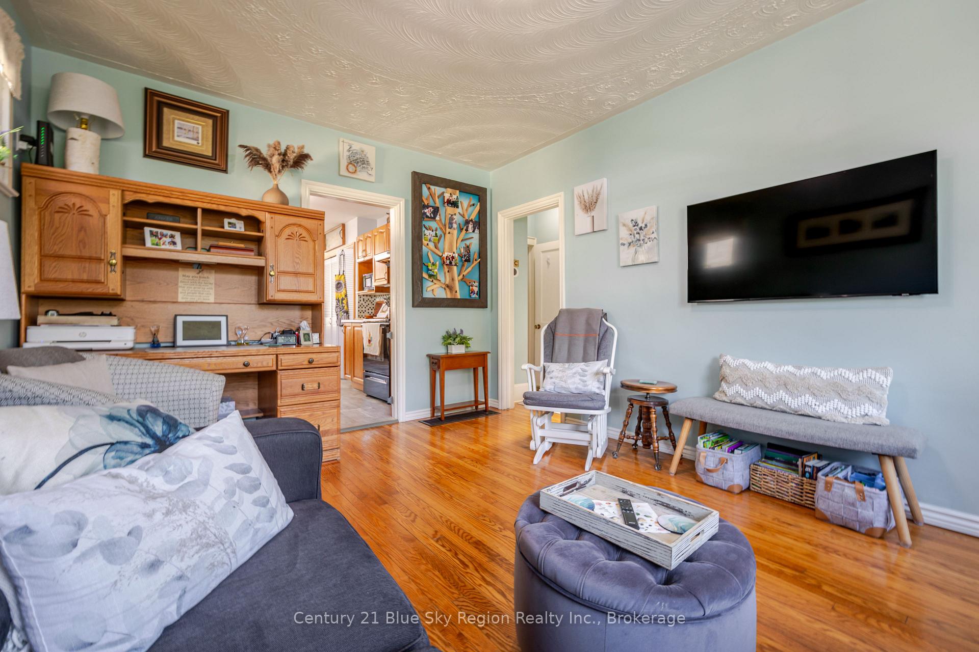 Photo 7 of 14 MacDonald Avenue W, North Bay, Ferris — HOMEH