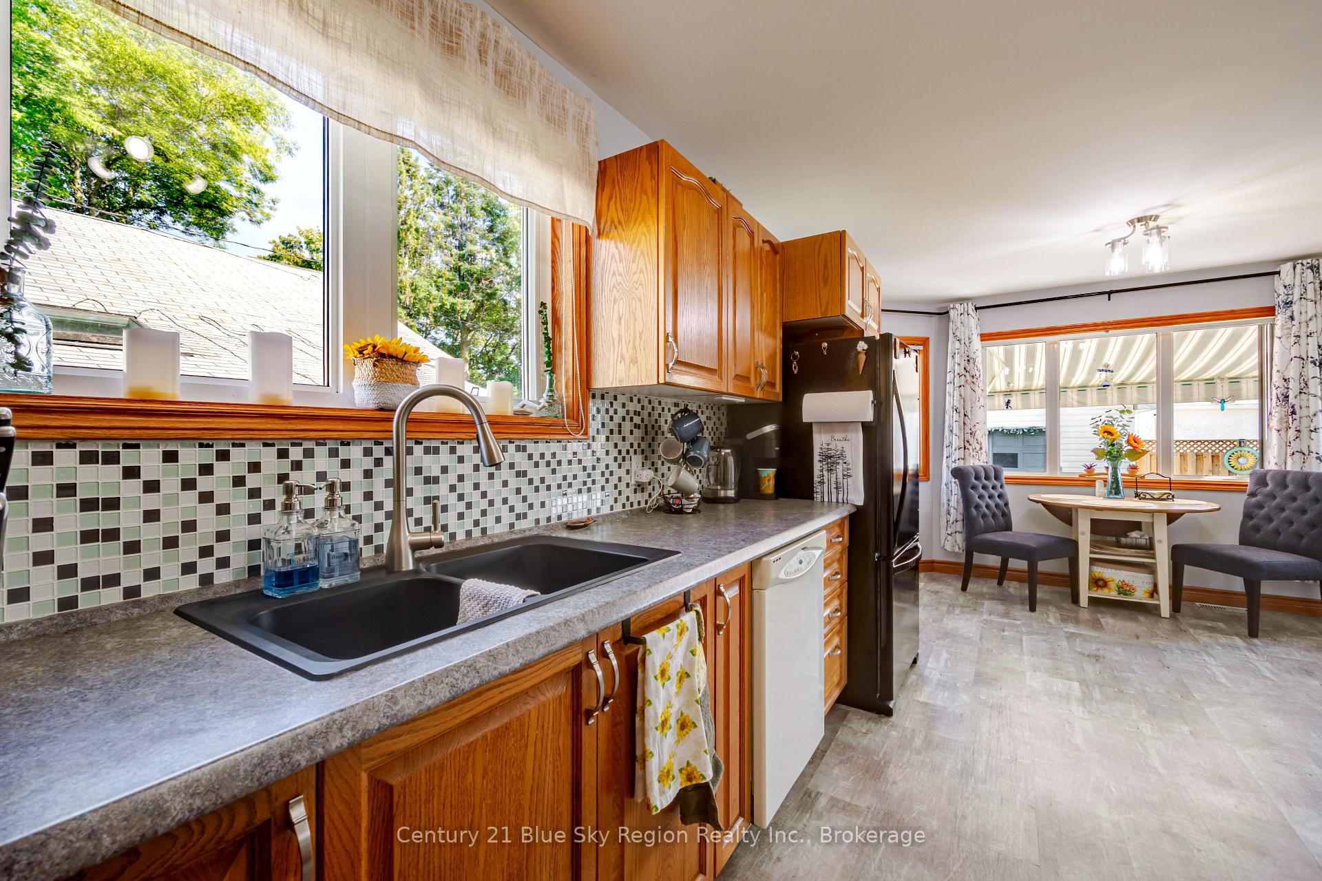 Photo 18 of 14 MacDonald Avenue W, North Bay, Ferris — HOMEH